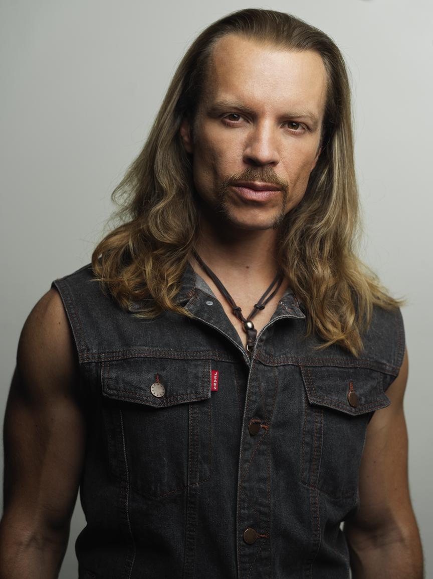 actor Dustin James Leighton large photo