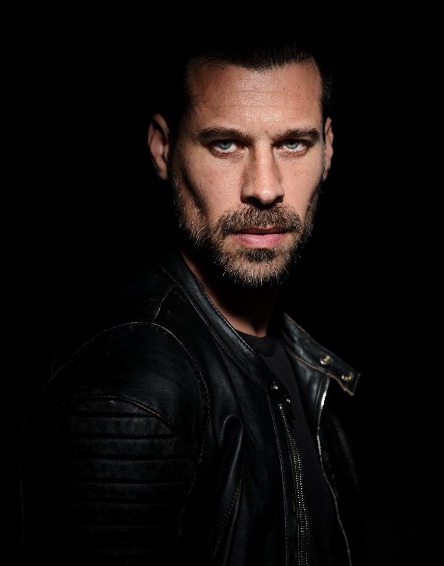 actor Guy Adler large photo