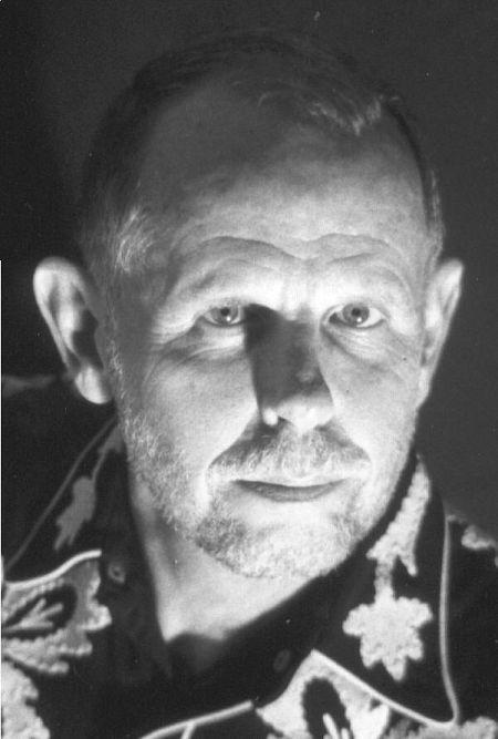 actor Robert A. Burns large photo