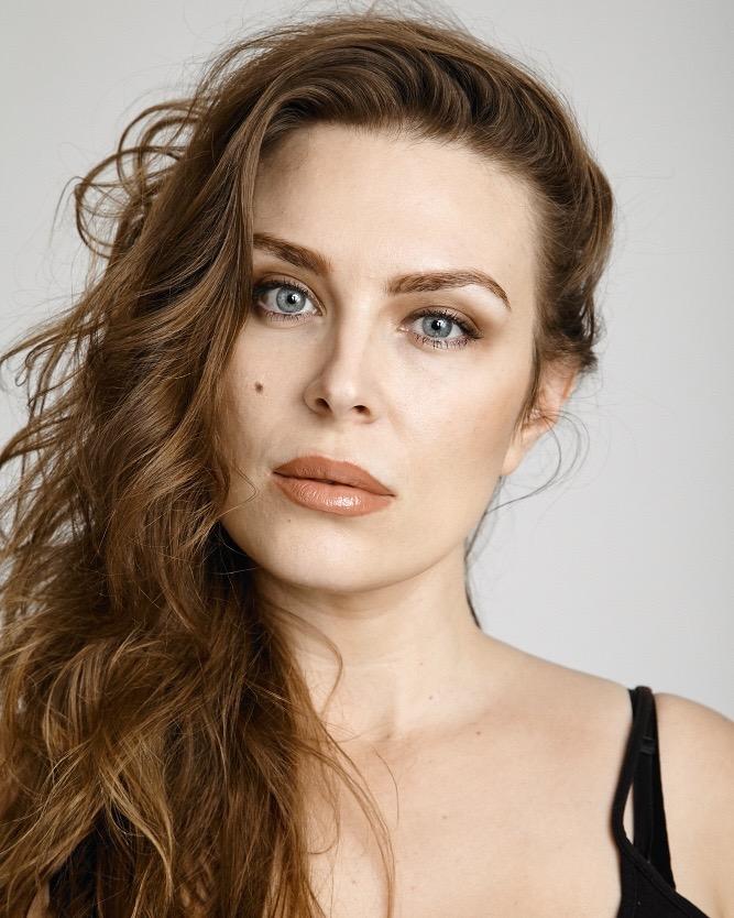 actor Natalie Heslop large photo