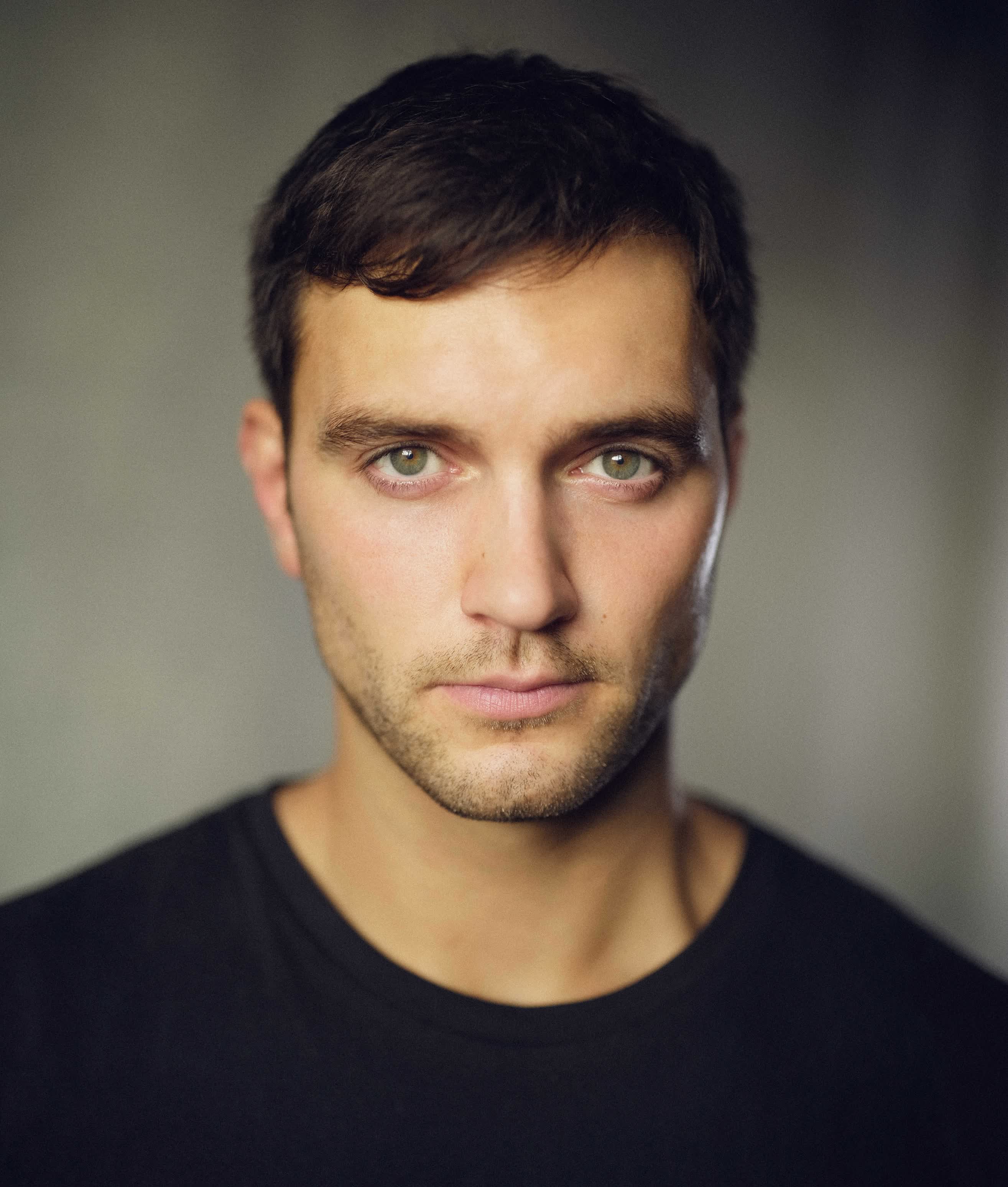 actor Nikolas Salmon large photo