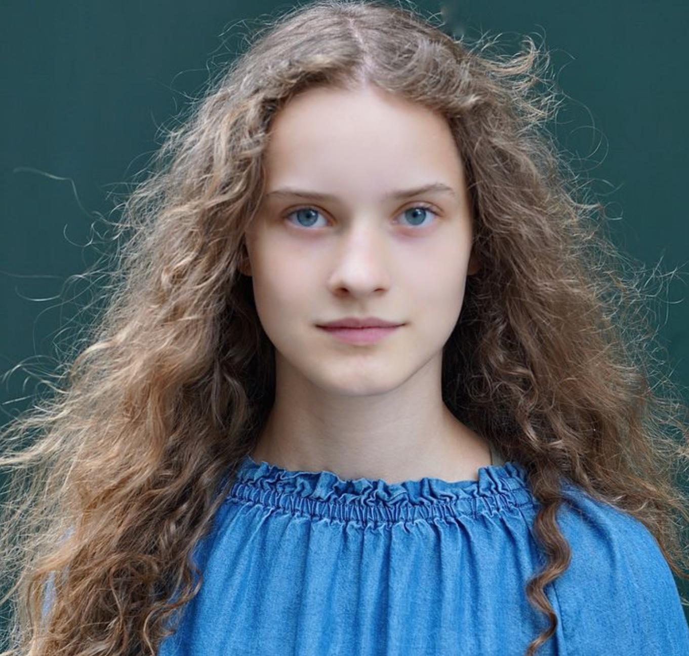 actor Cloé Heinrich large photo