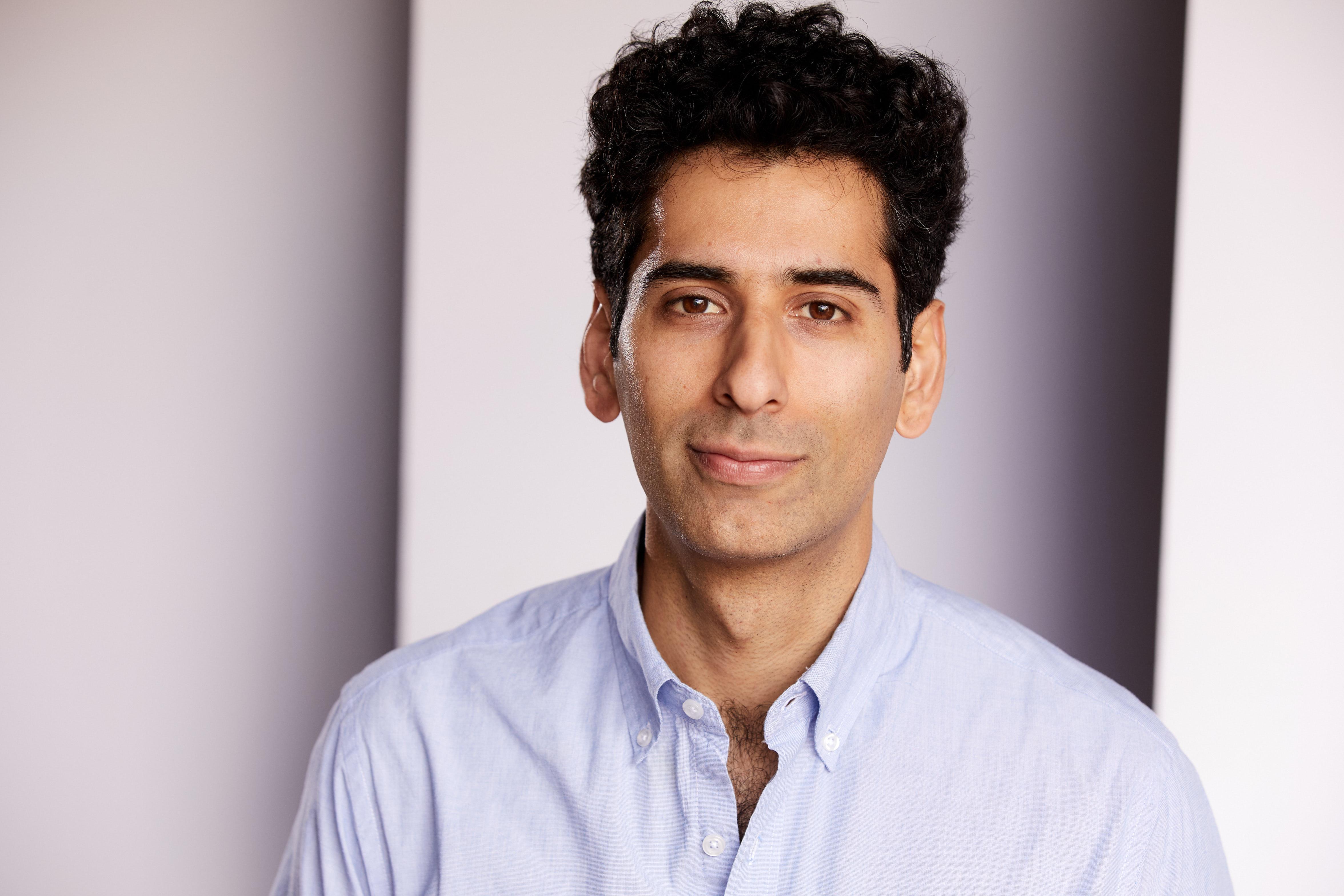 actor David Danipour large photo