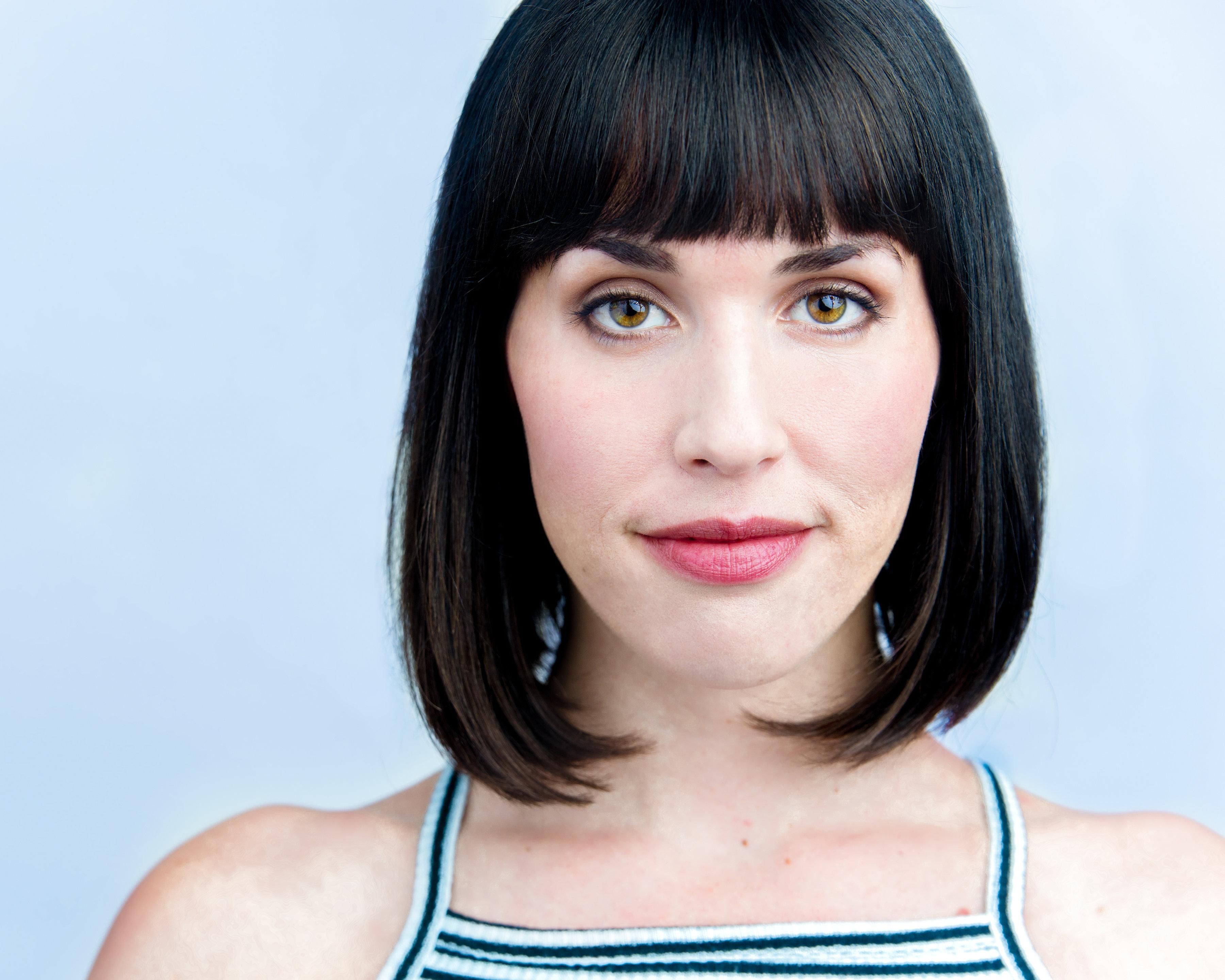 actor Ariel Hart large photo