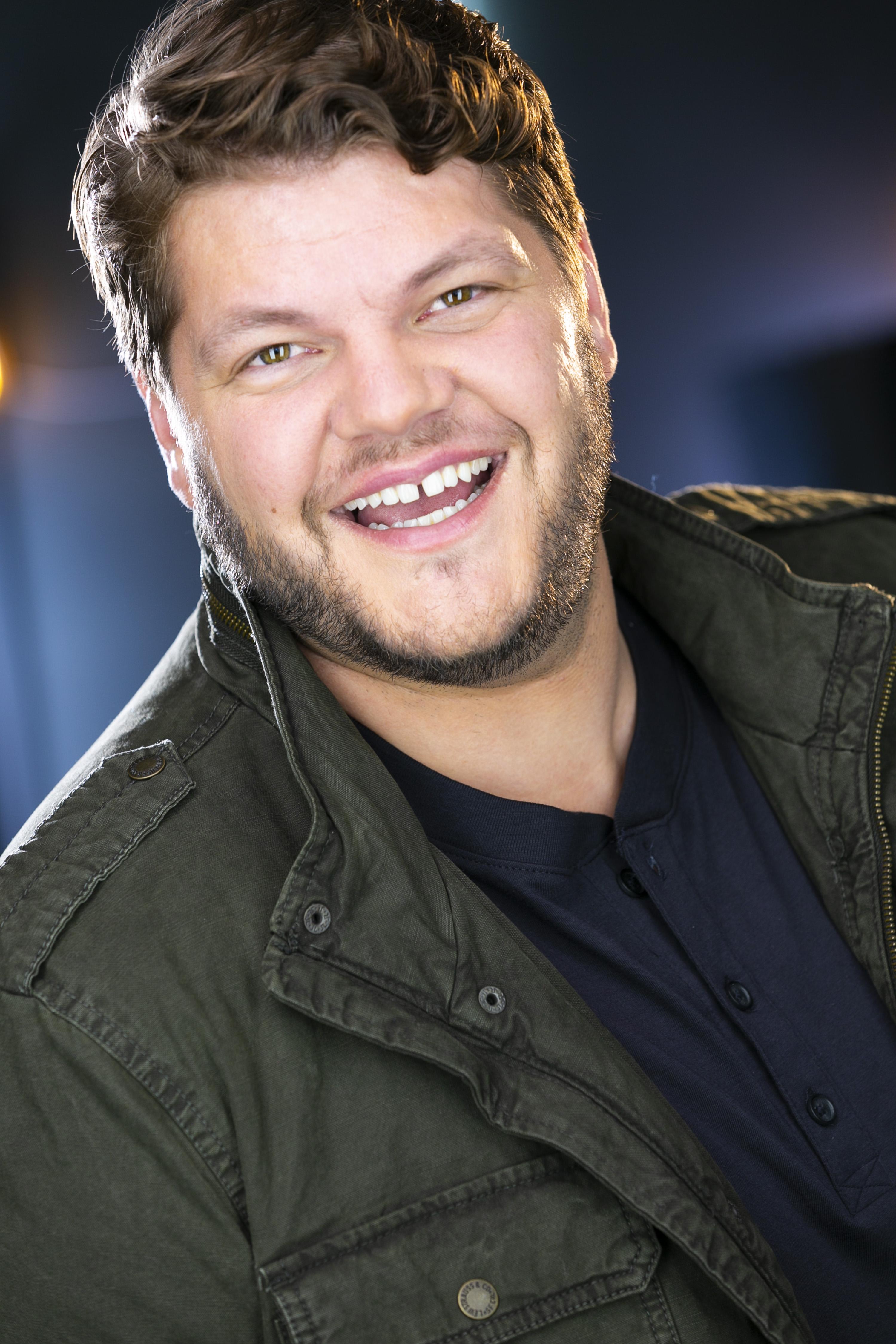 actor Trent Mills large photo