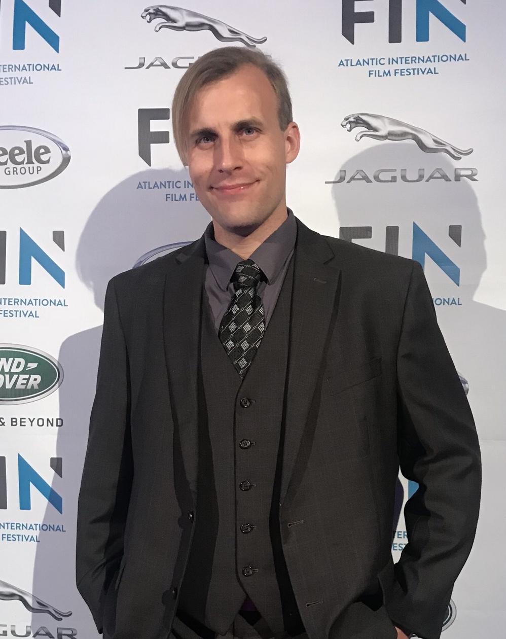 actor Michael Ray Fox large photo