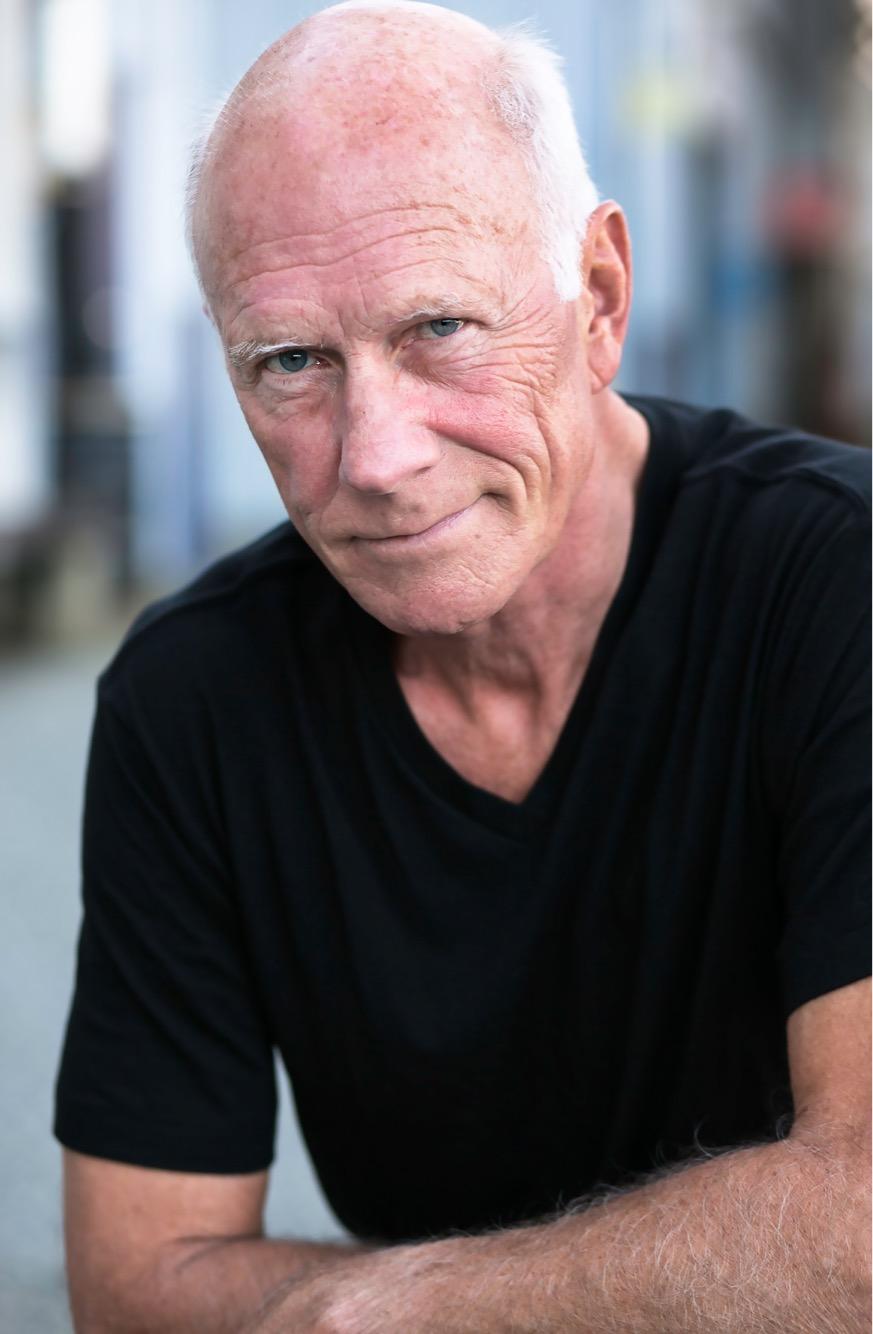 actor Peter Dwerryhouse large photo