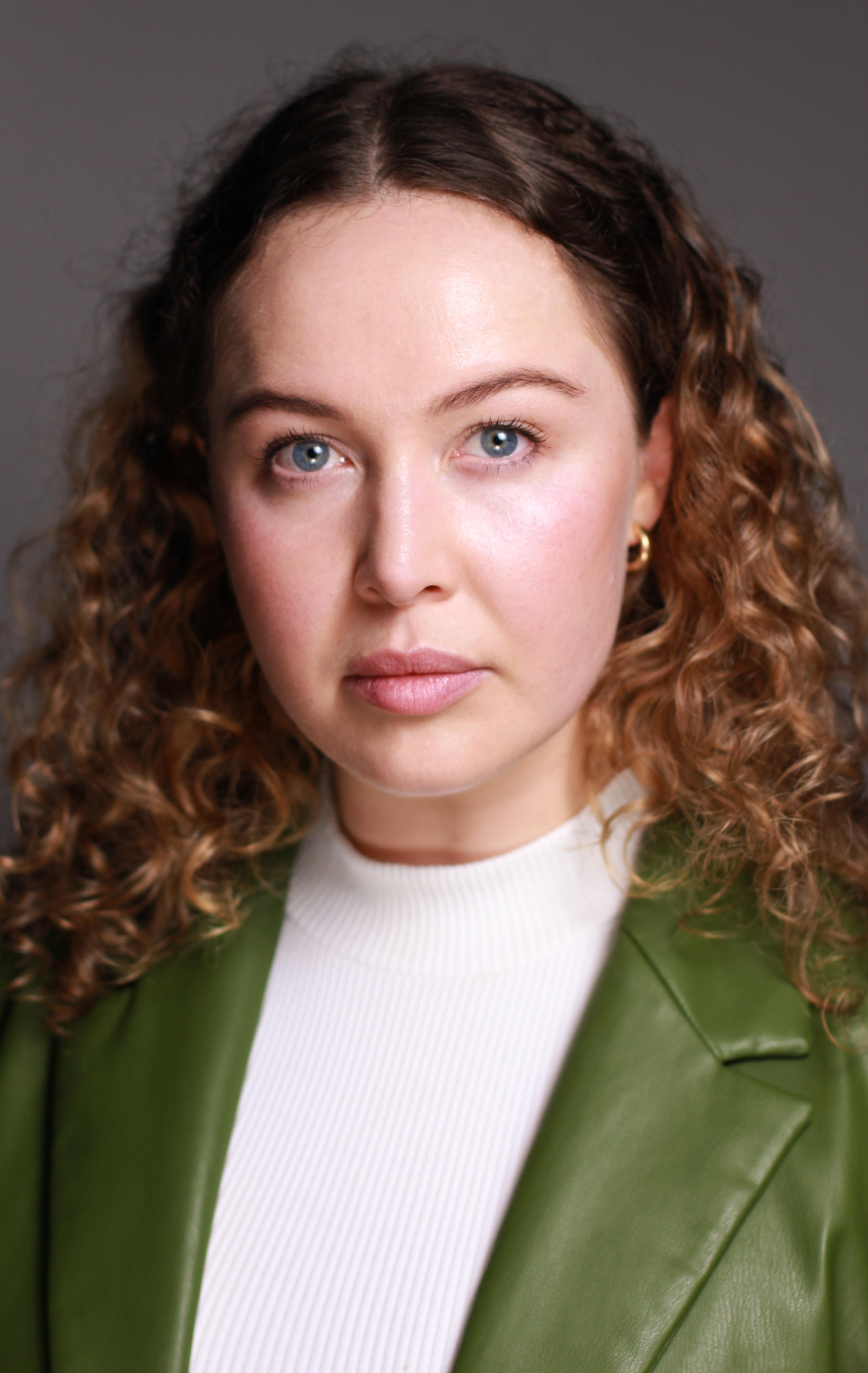 actor Skye Russell large photo