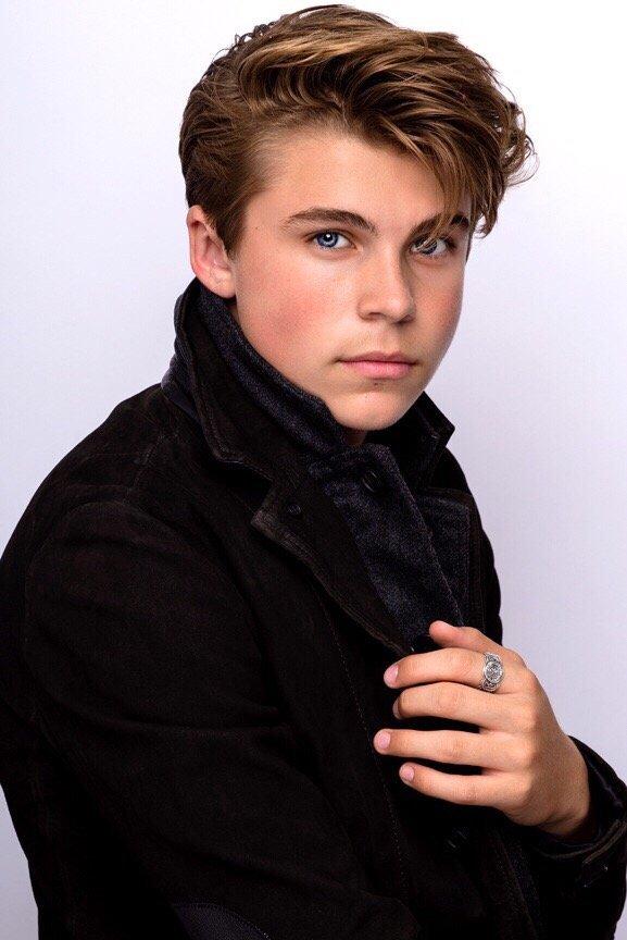 actor William Lipton large photo