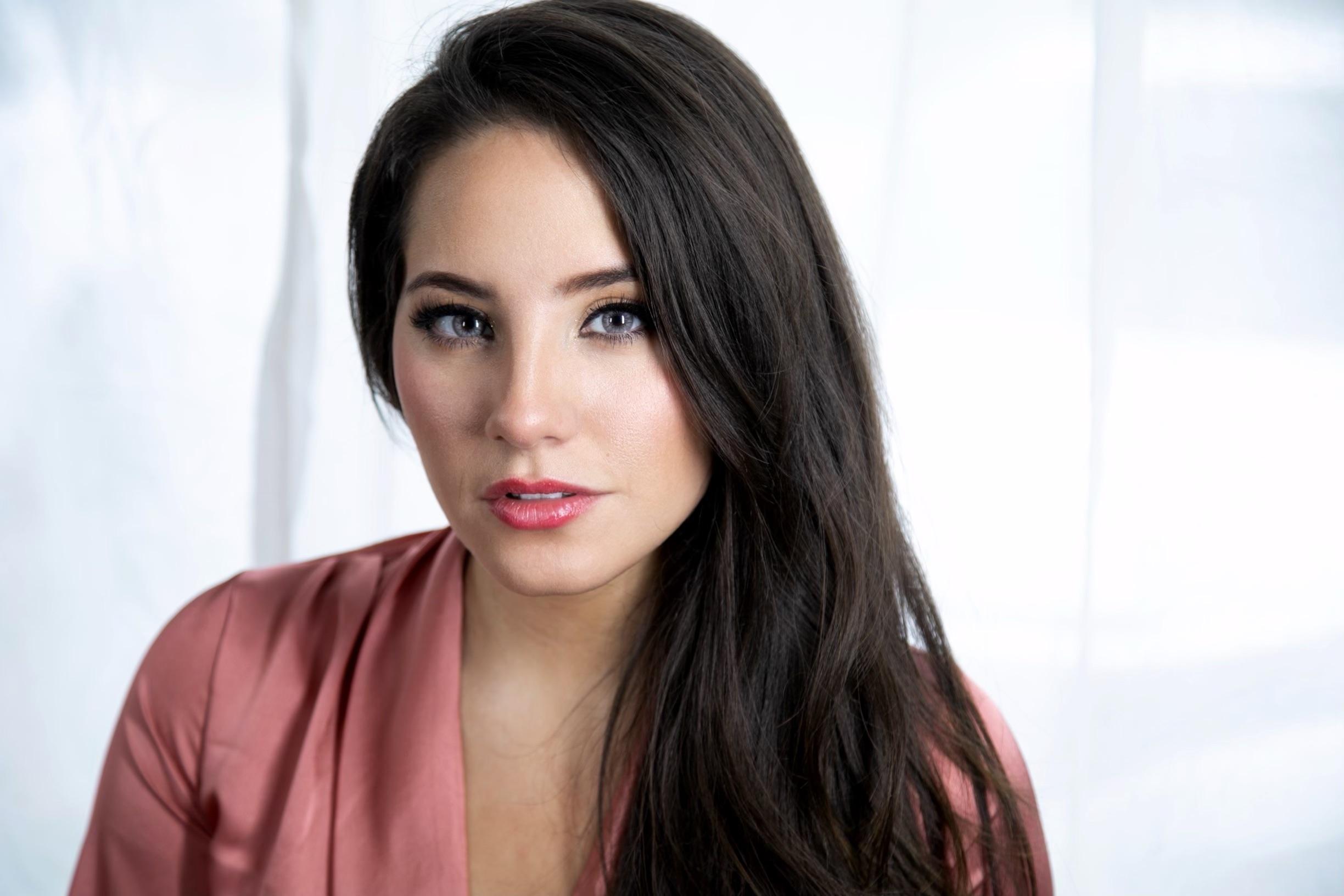 actor Lauren Perez large photo