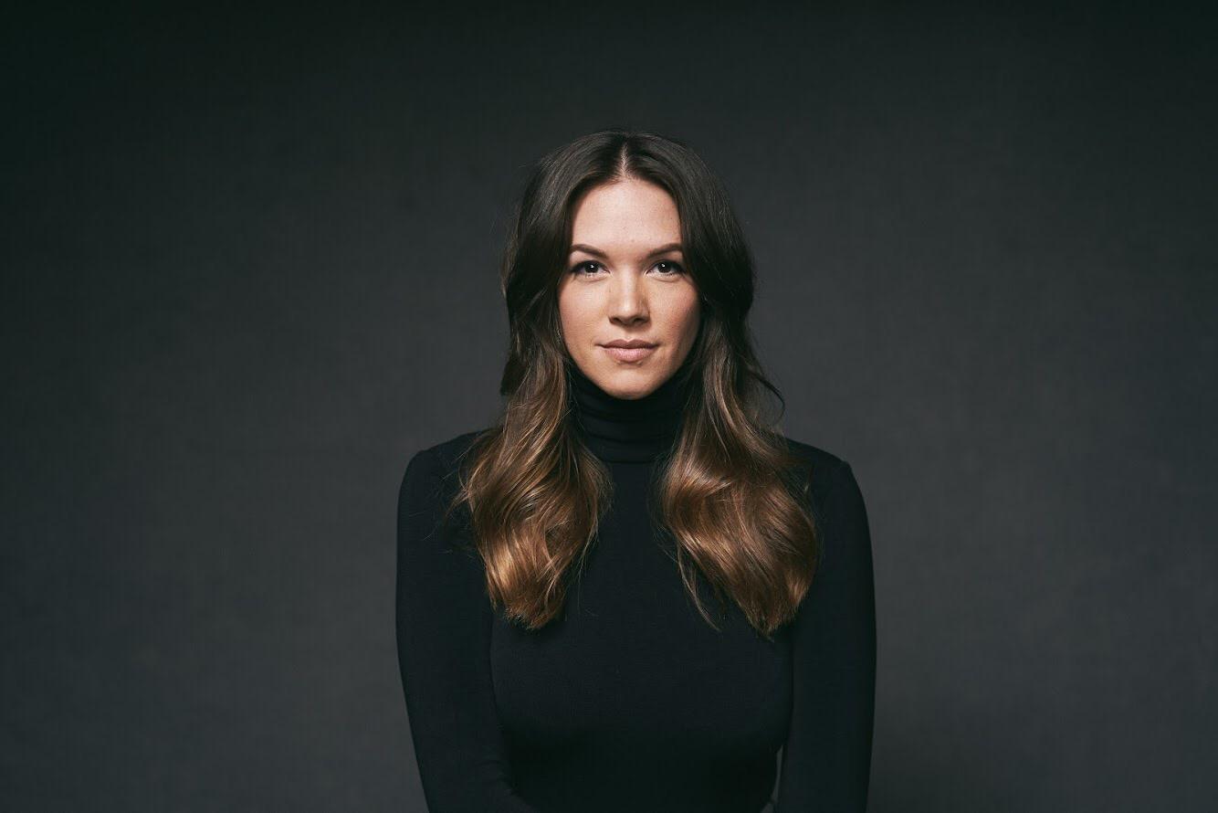 actor Zee Gustafson large photo