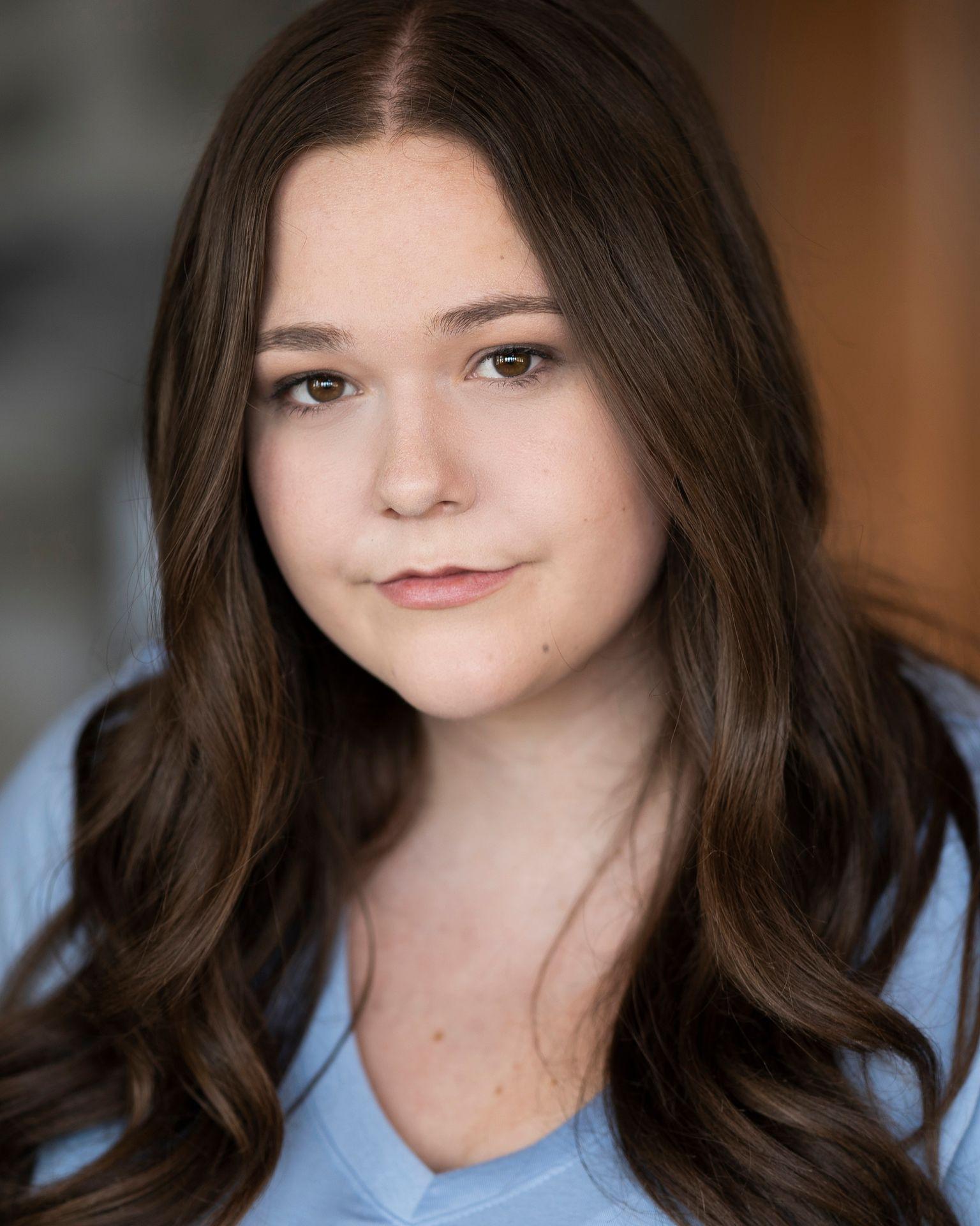 actor Carly Lepard large photo