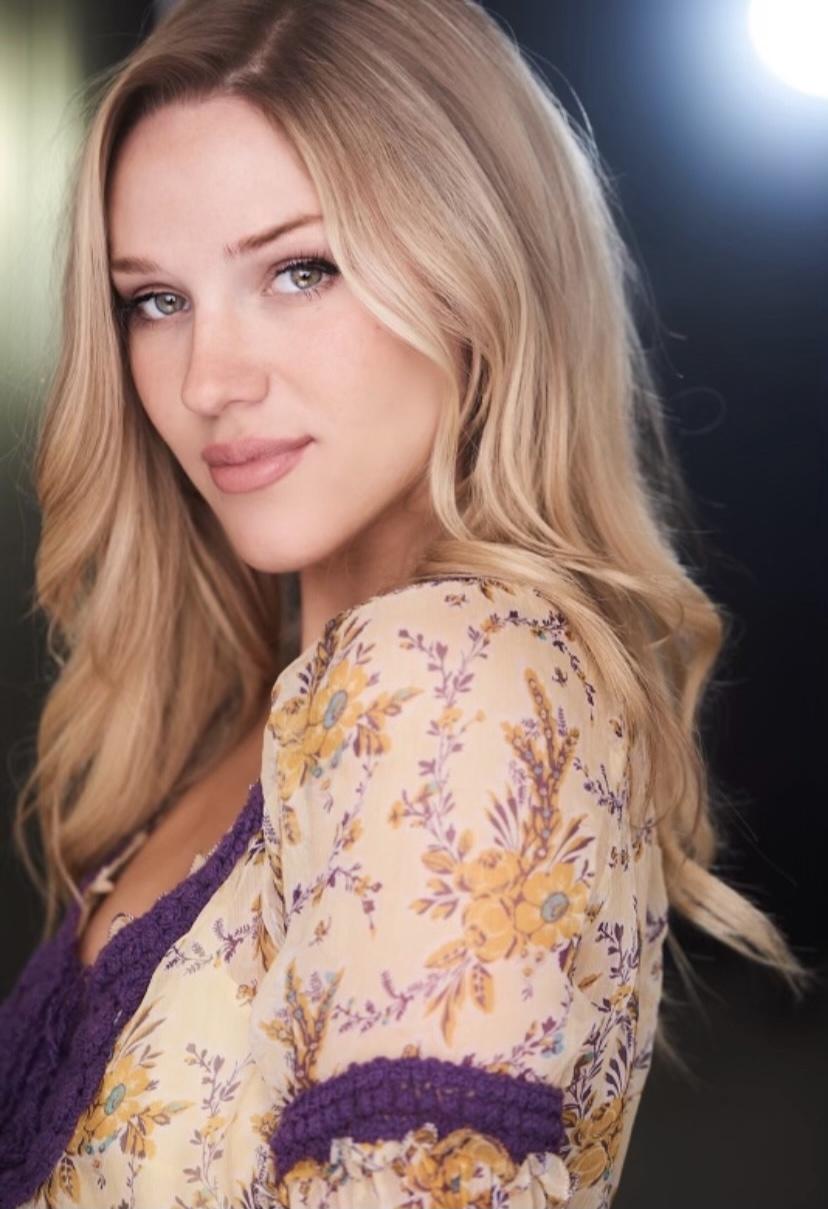 actor Elizabeth Posey large photo