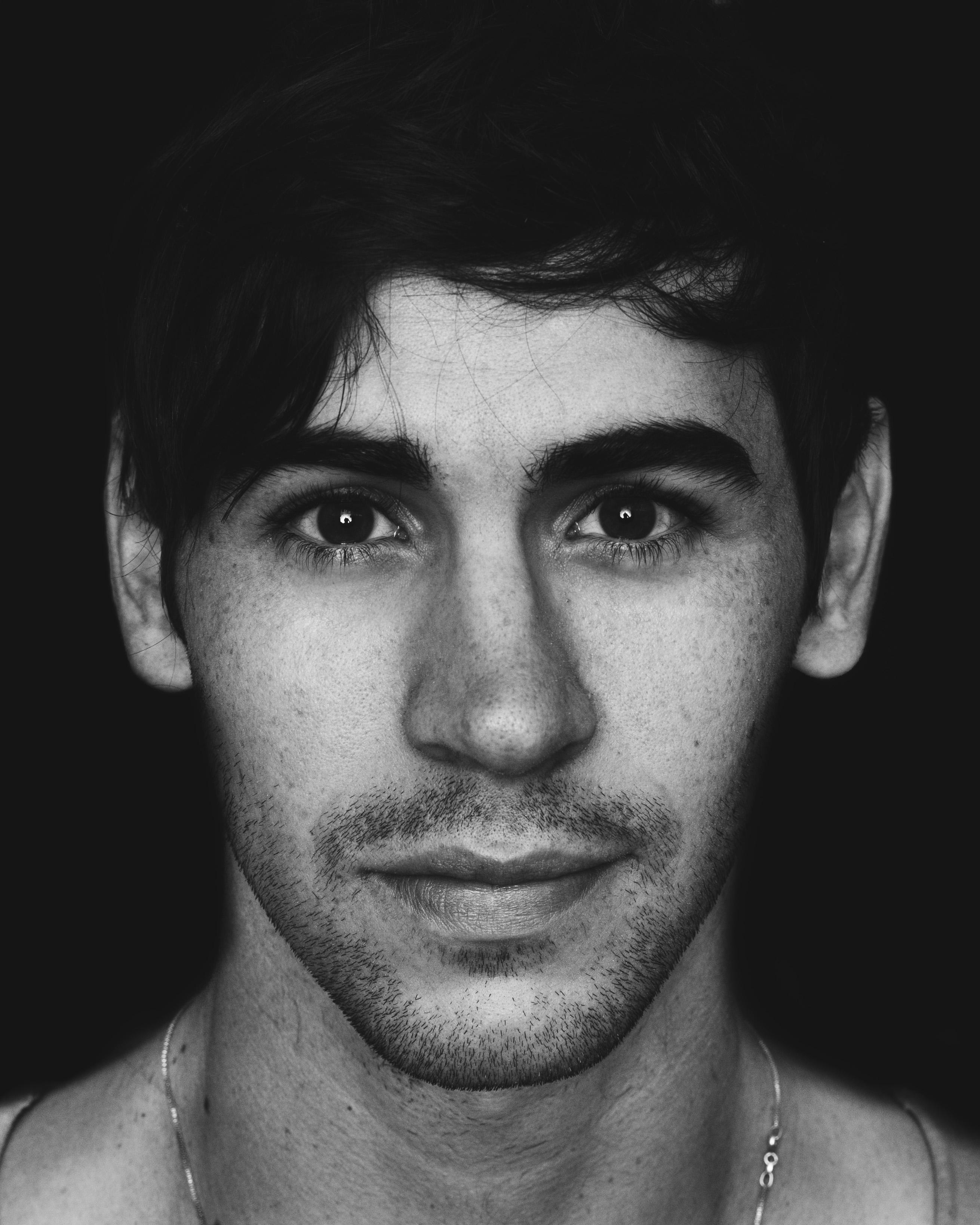 actor John Shartzer large photo