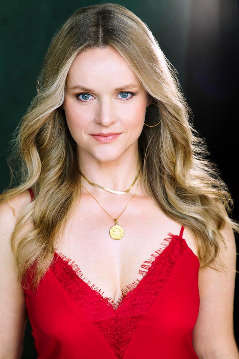 actor Grace Fae large photo