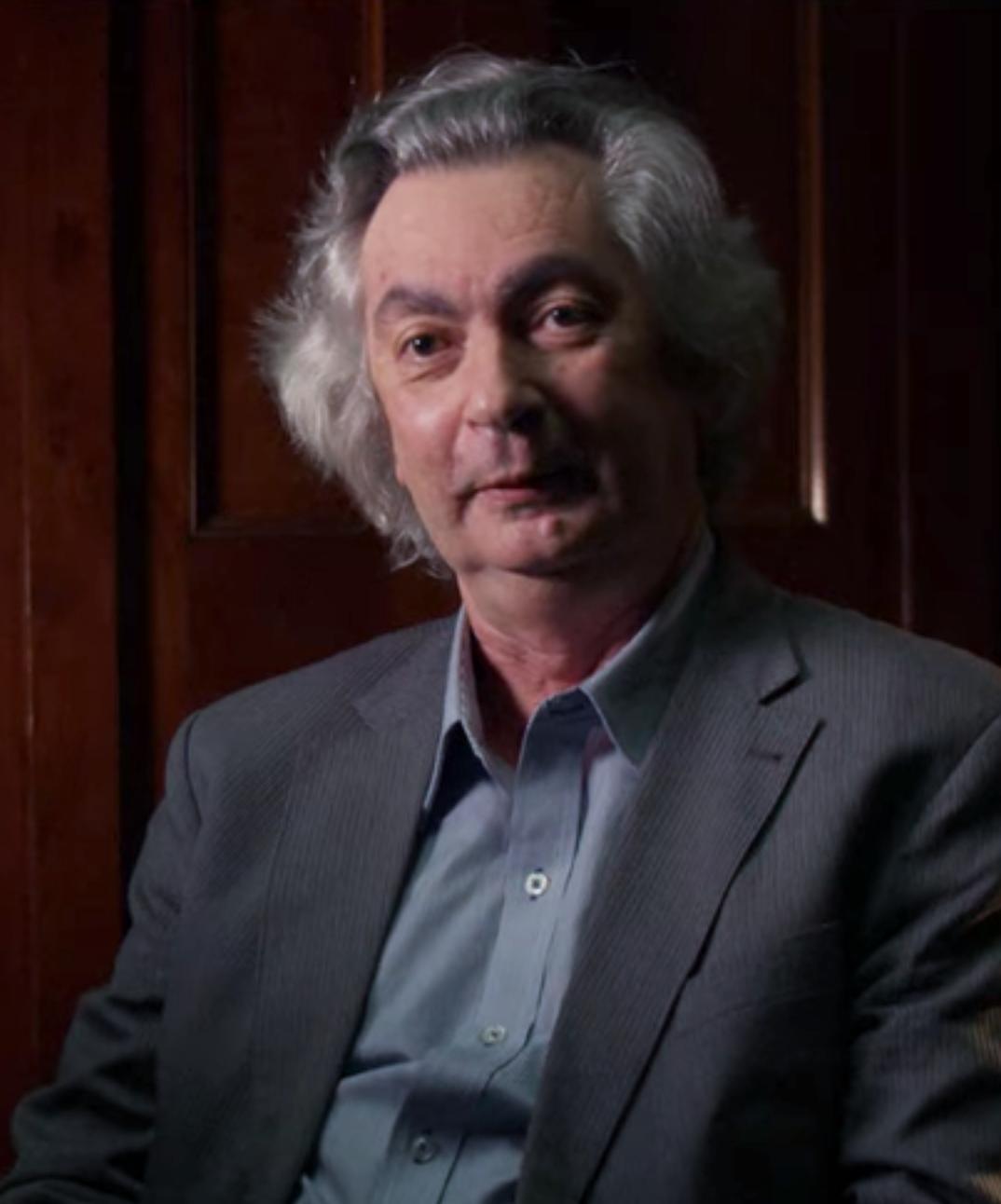 actor Robert Manne large photo