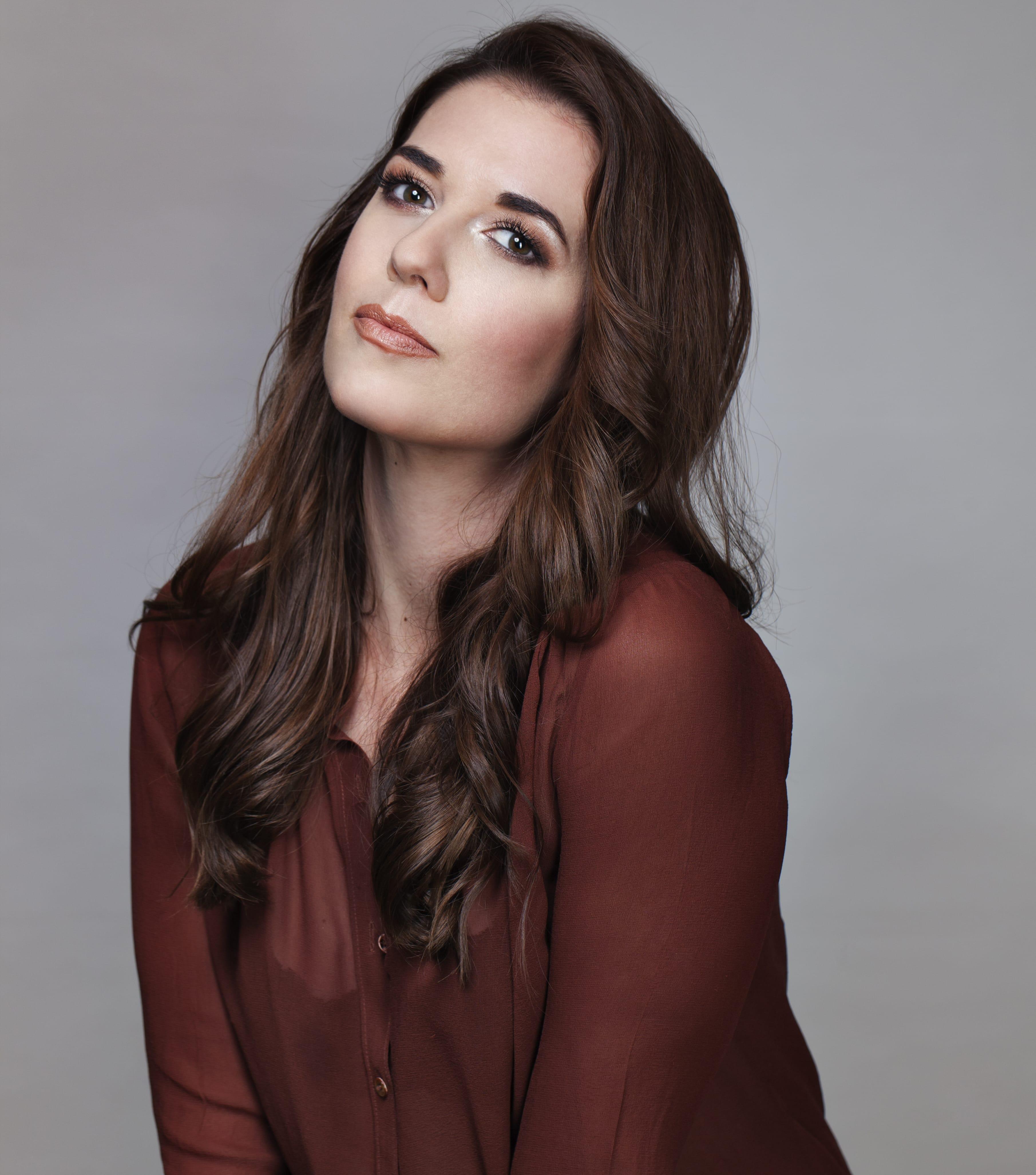 actor Christina McInulty large photo