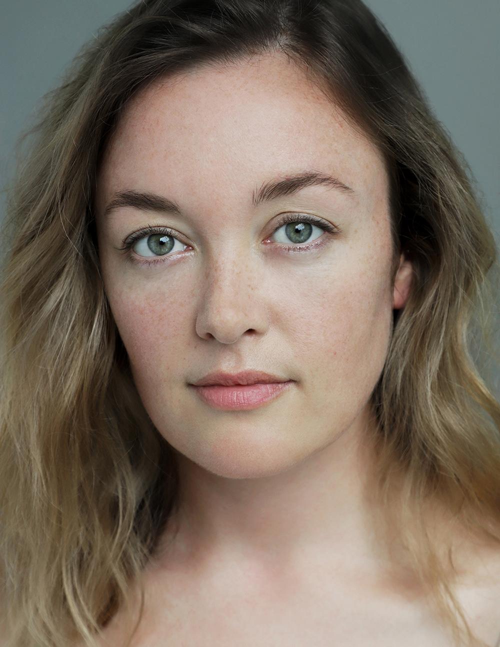 actor Katie Booth large photo