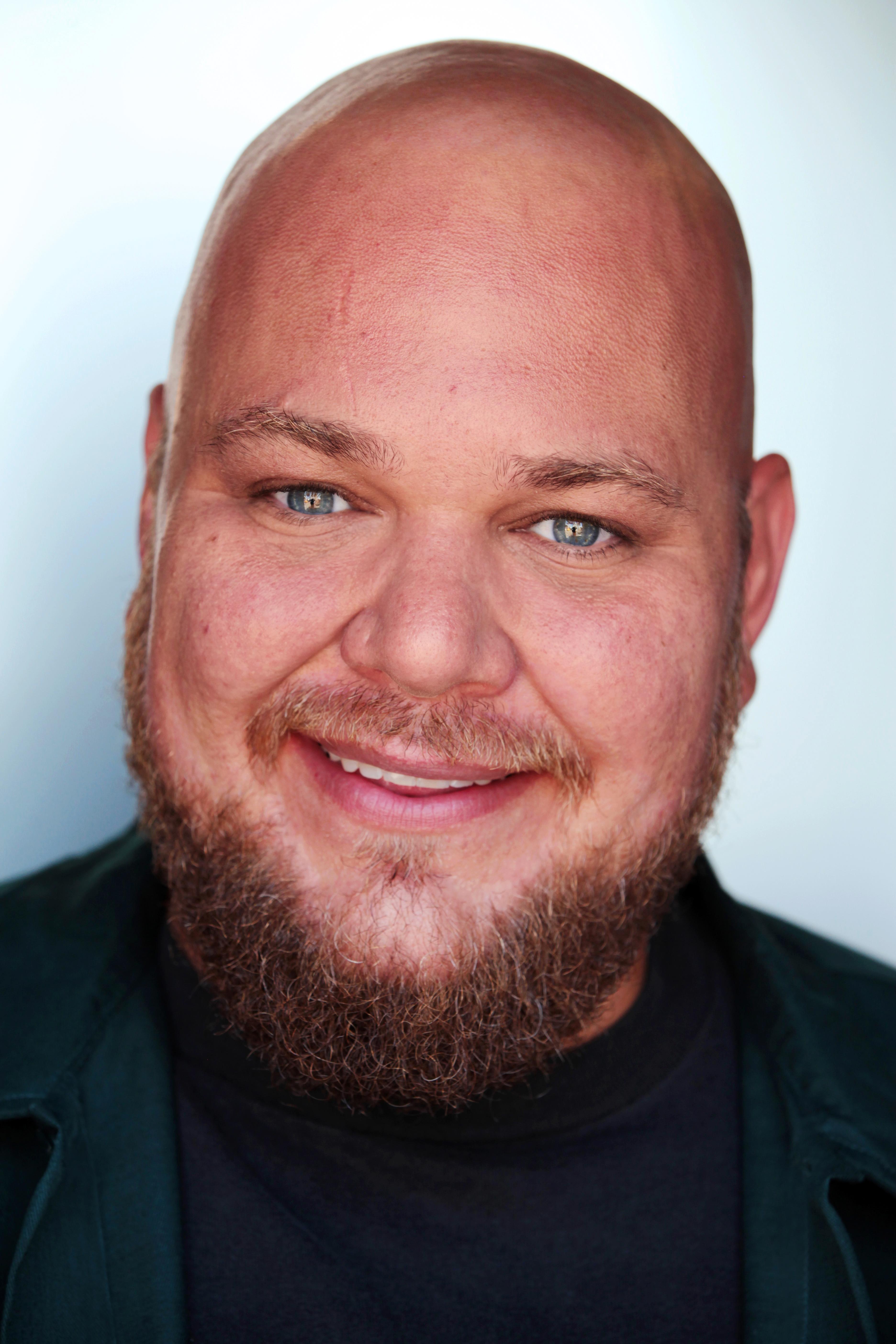 actor Michael Villar large photo