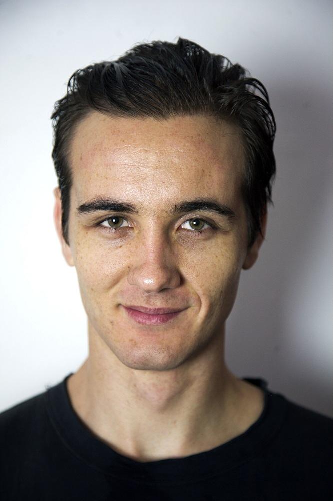 actor Alex Jewson large photo