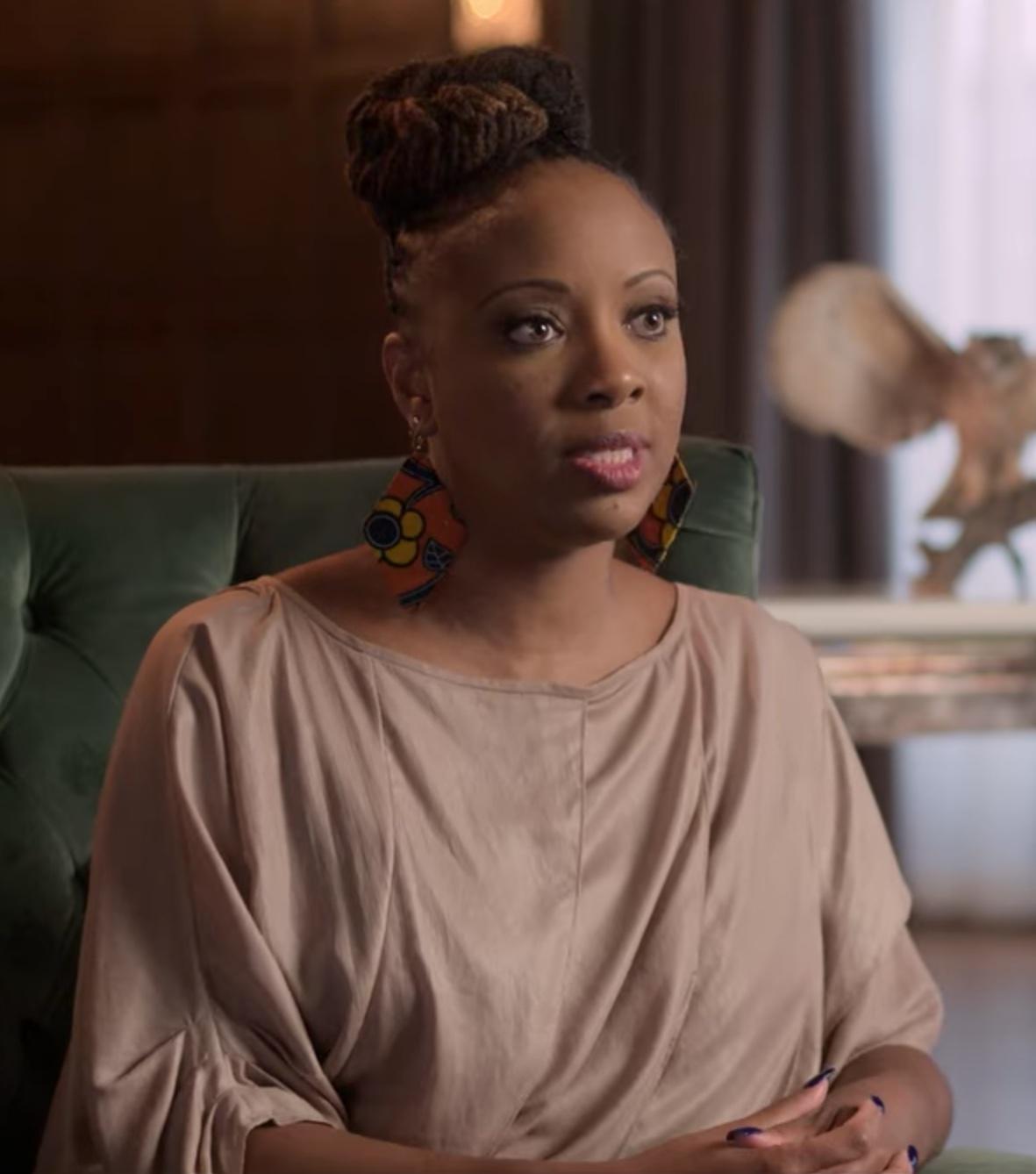 actor Treva Lindsey large photo