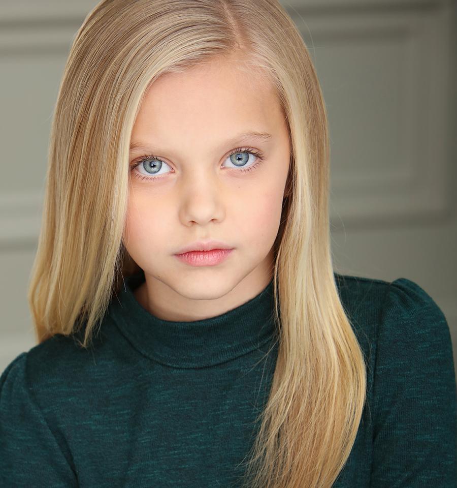 actor Sydney Brower large photo