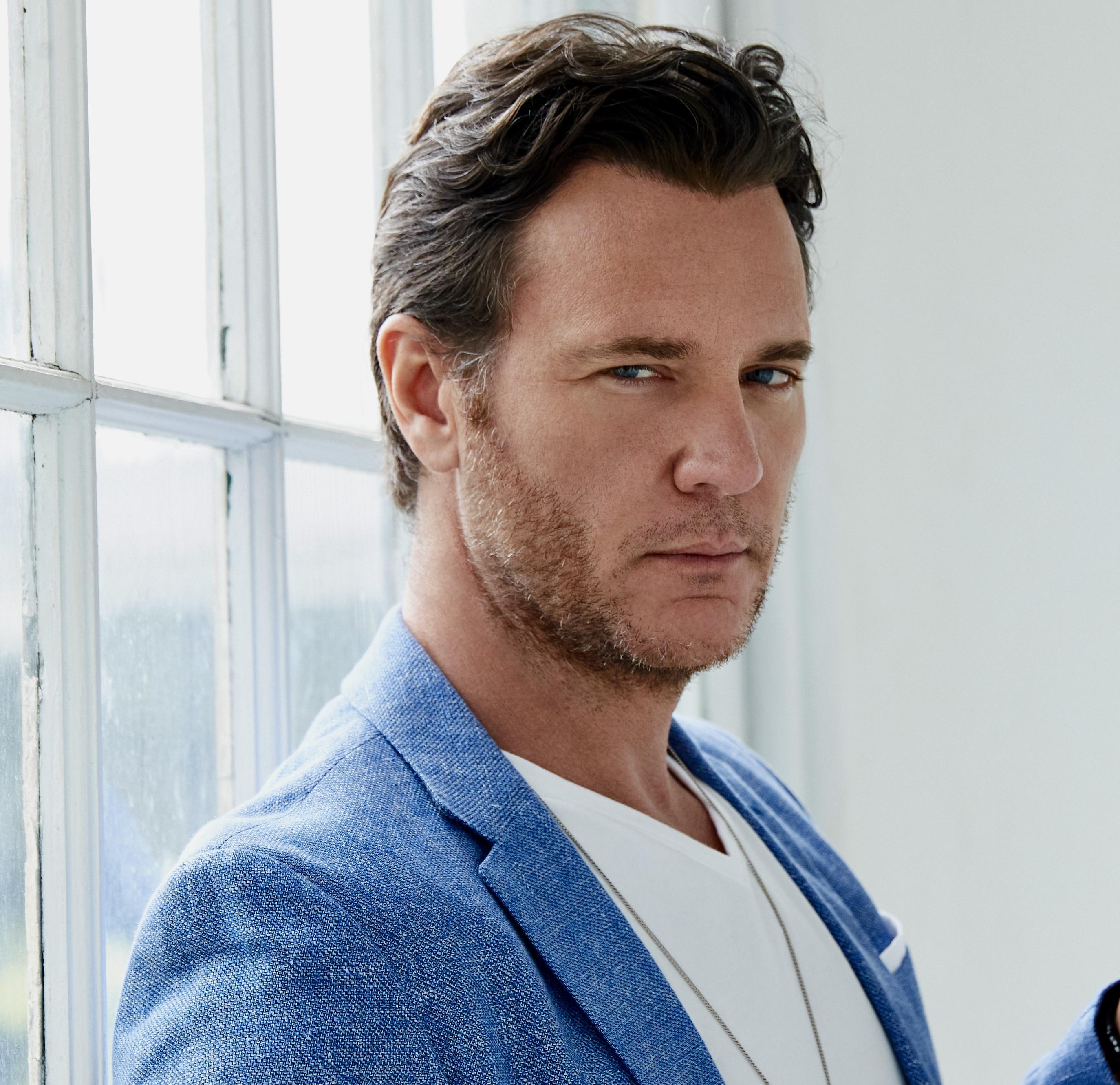 actor Sebastien Roberts large photo