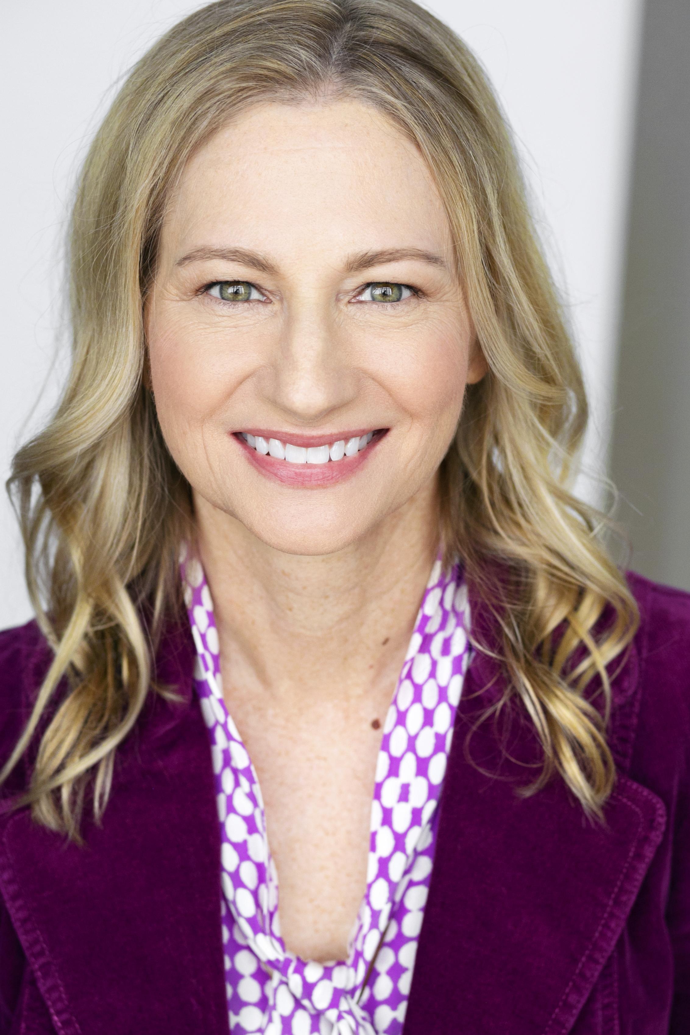 actor Christina Starbuck large photo