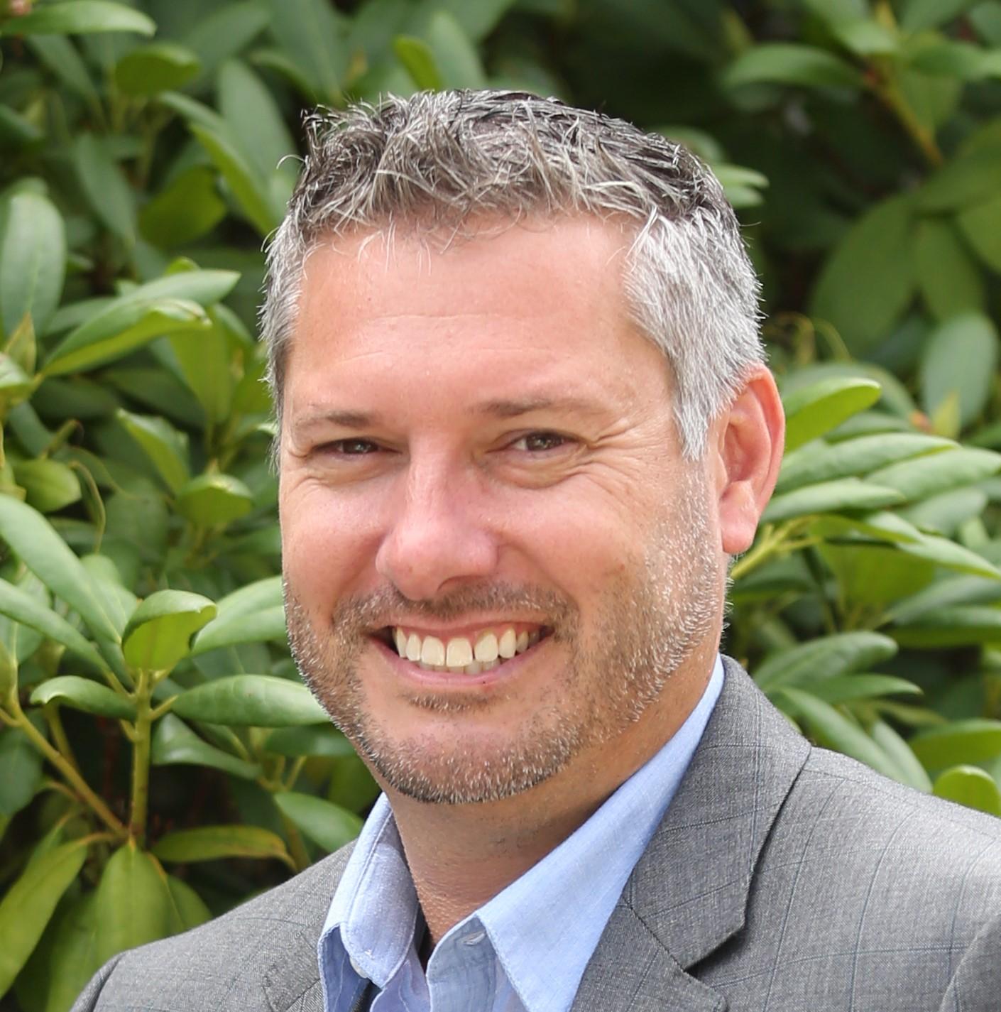 actor Chris Bezaire large photo