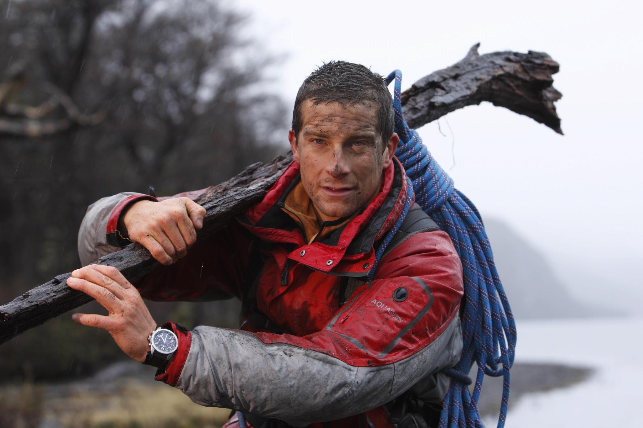 actor Bear Grylls large photo