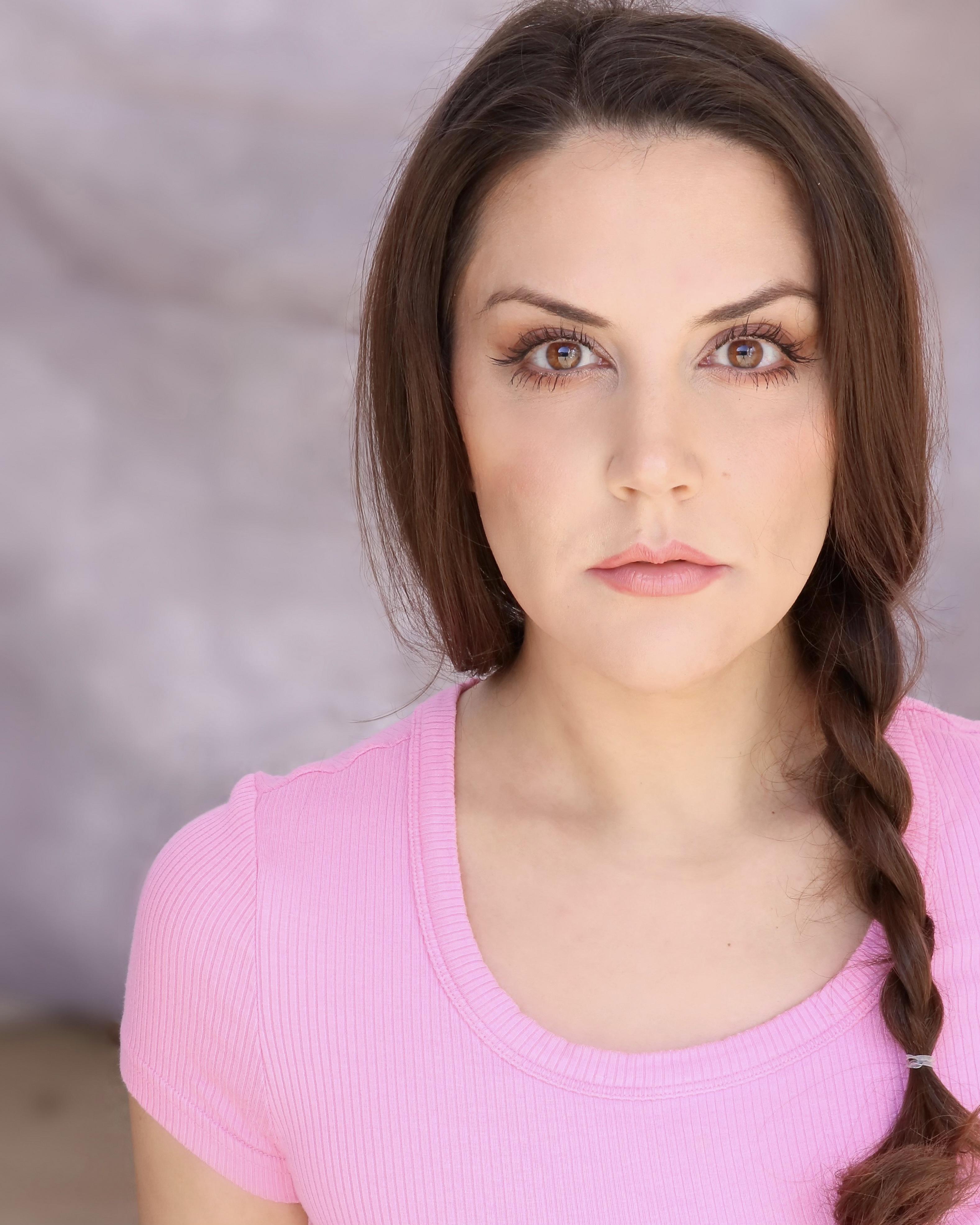 actor Lisa Alavi large photo