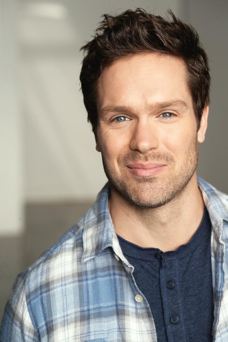 actor Brian Lloyd large photo