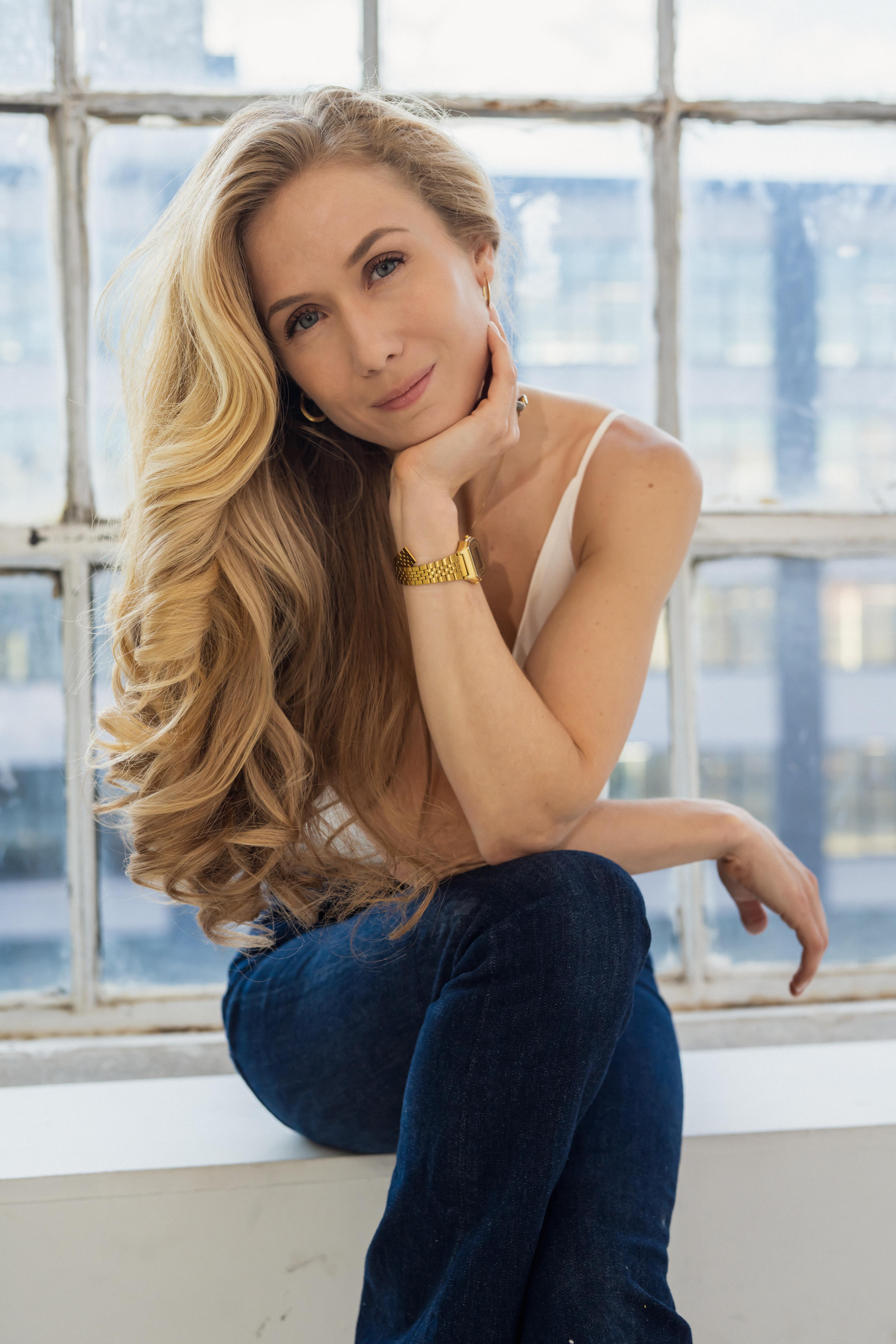 actor Caitlin Borek large photo