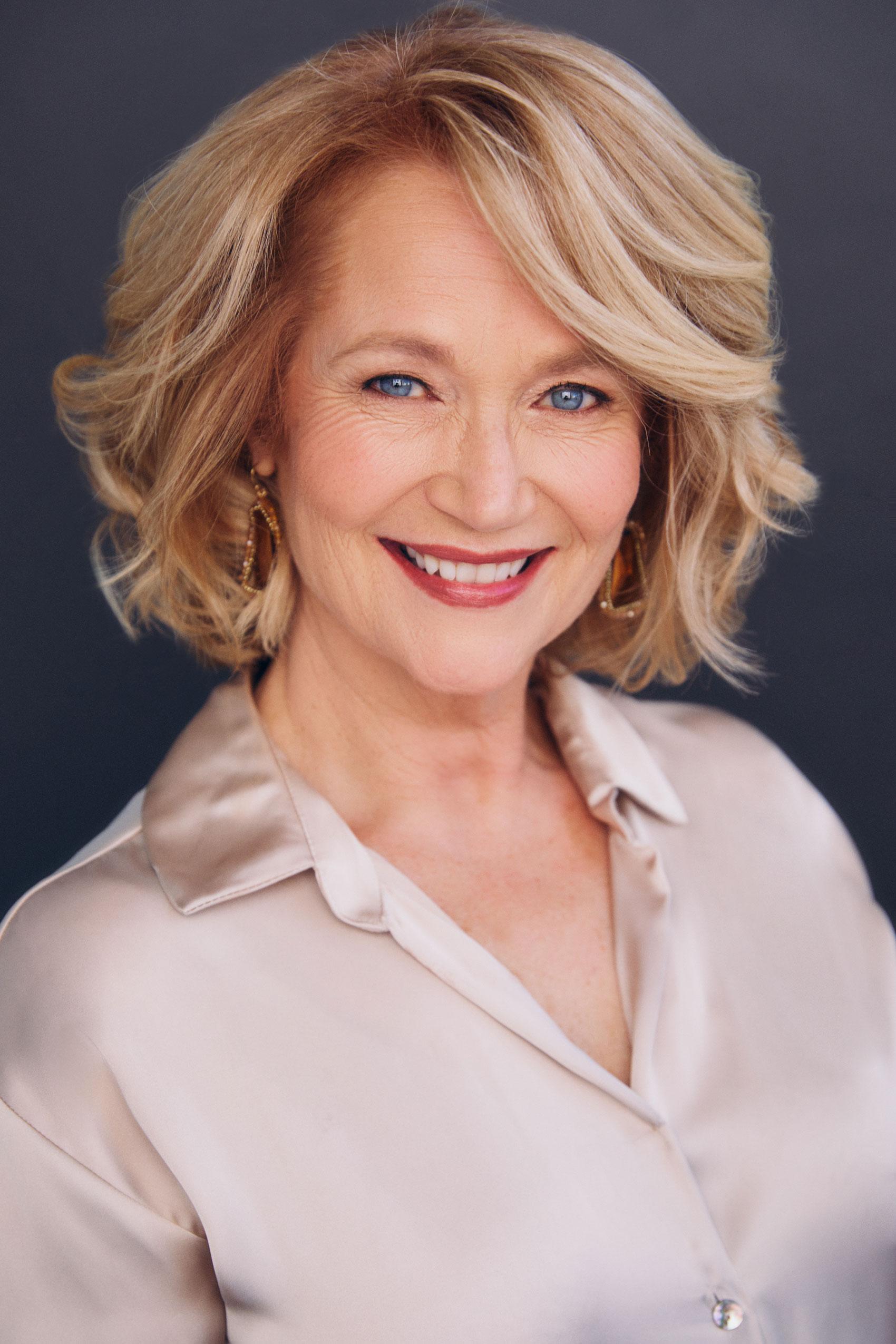 actor Geraldine Leer large photo