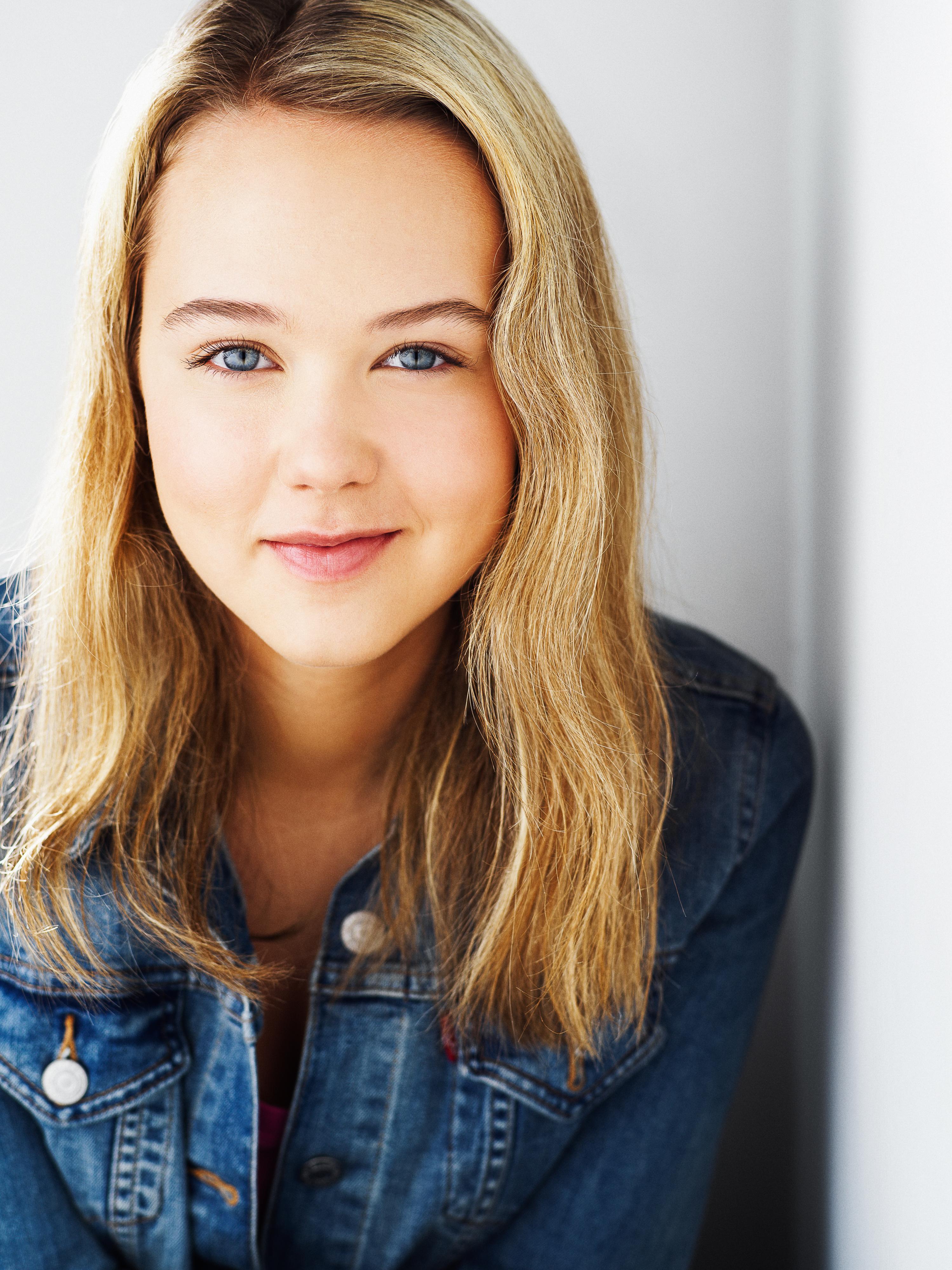 actor Caroline Coleman large photo