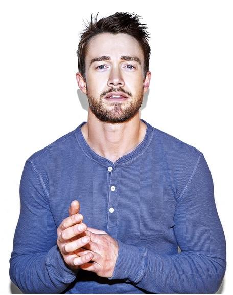 actor Robert Buckley large photo