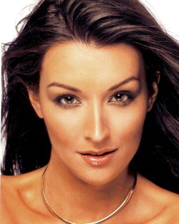 actor Erica Van Briel large photo