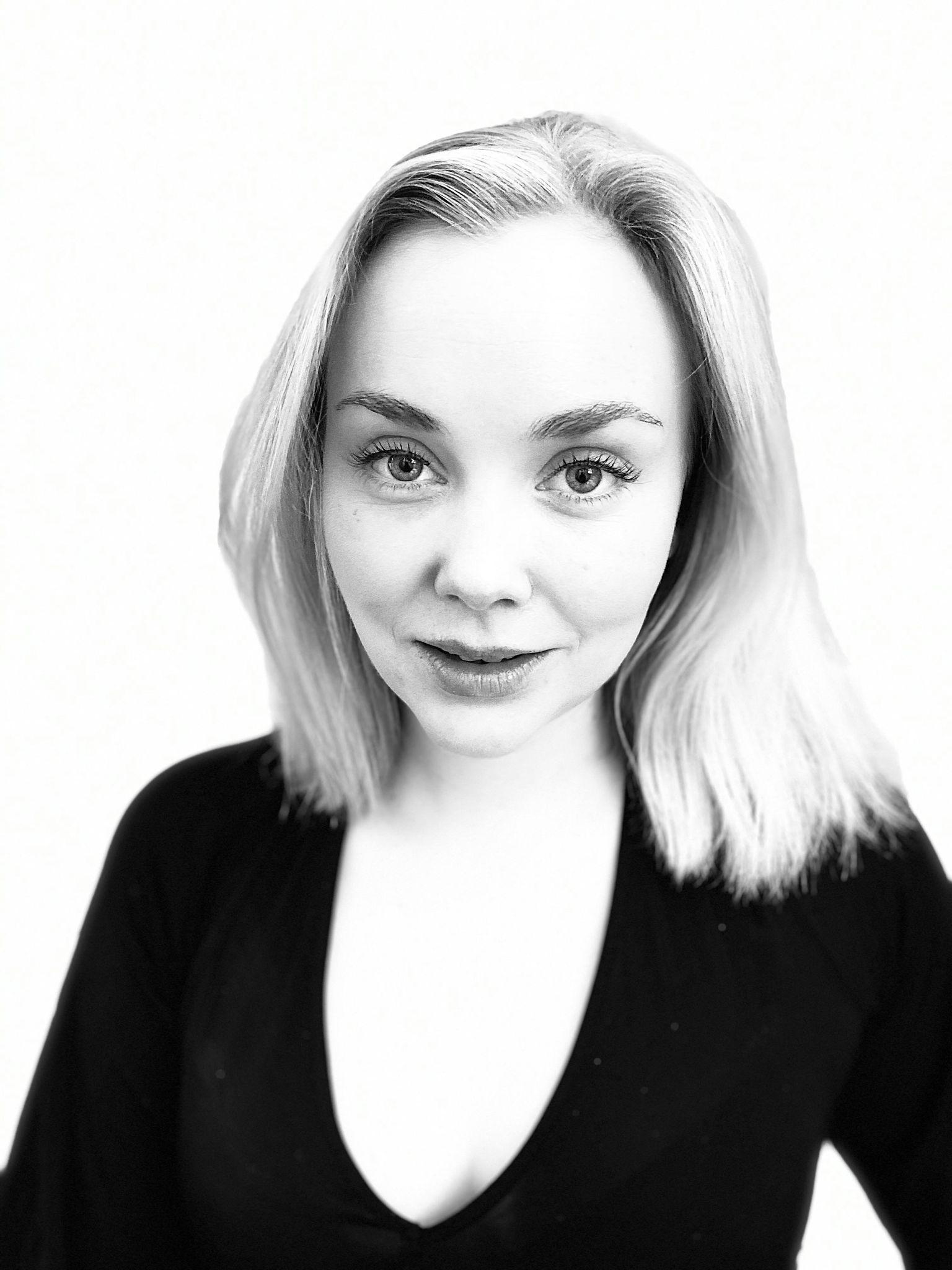 actor Dagny Backer Johnsen large photo