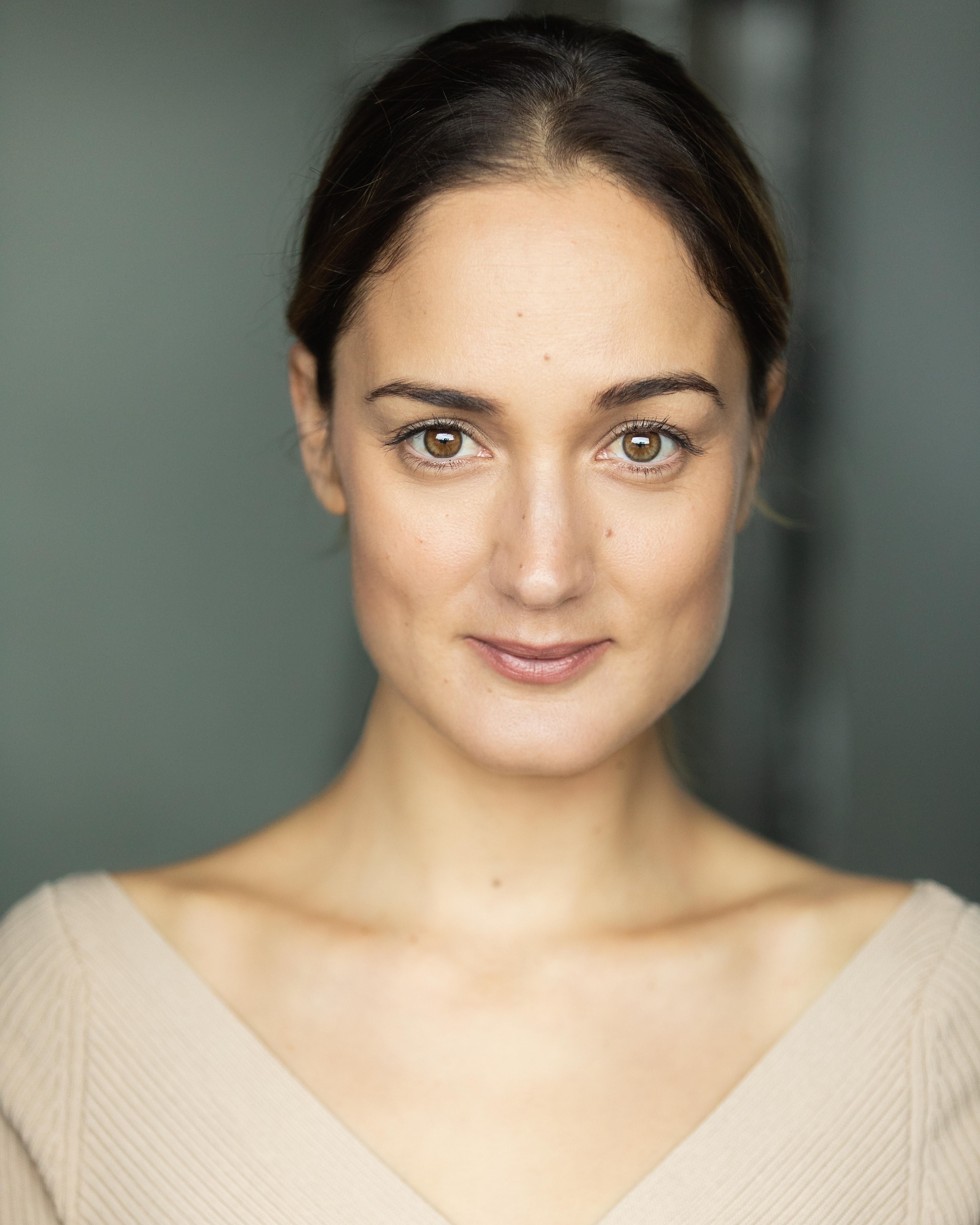 actor Laura Frederico large photo