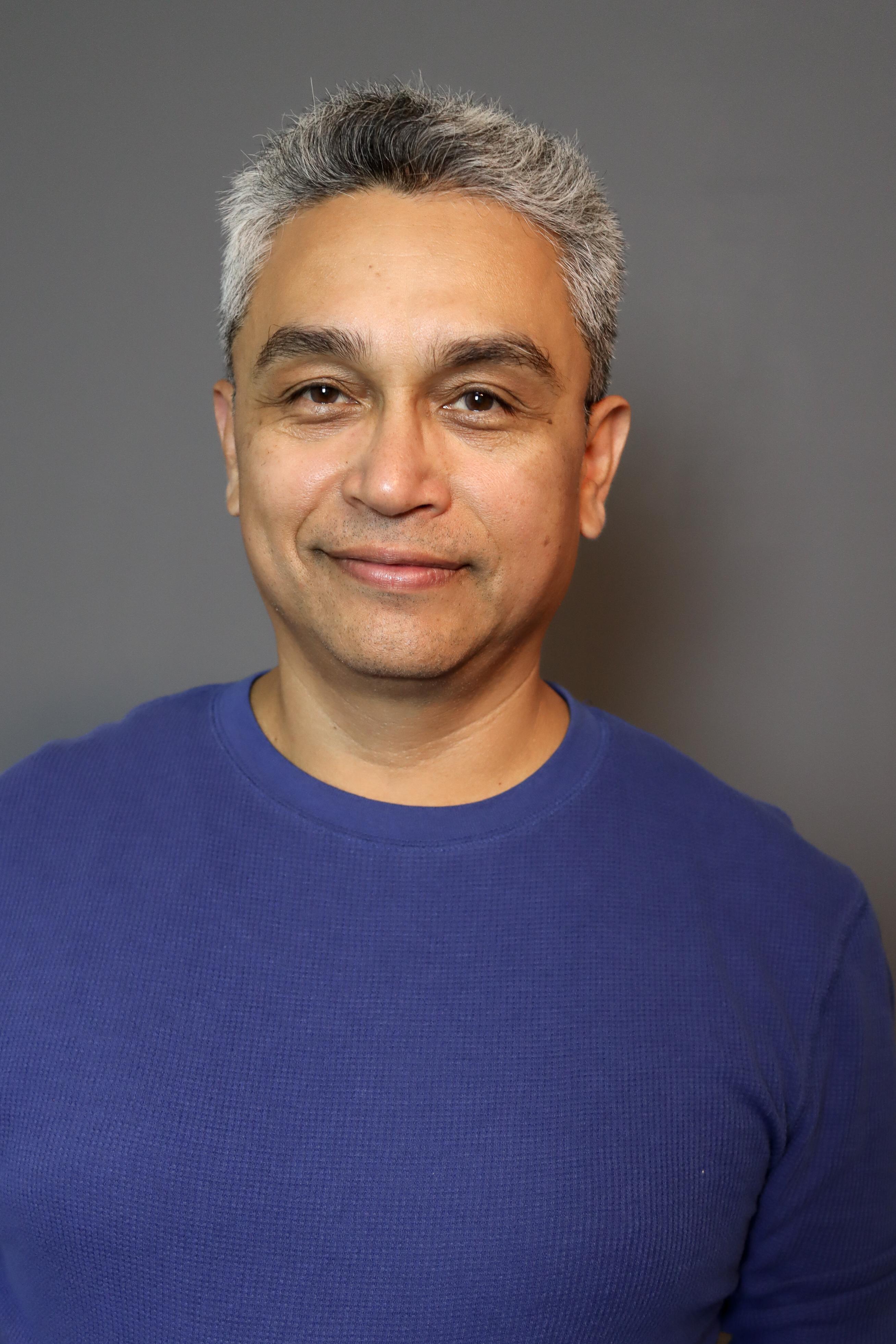 actor Viktor Hernandez large photo