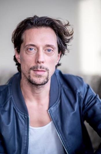 actor Michael Pink large photo