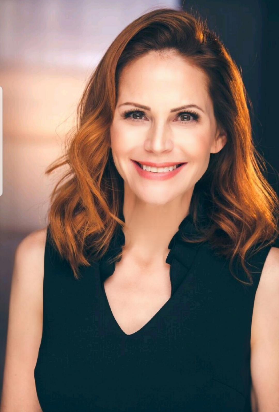 actor Christine Harte large photo