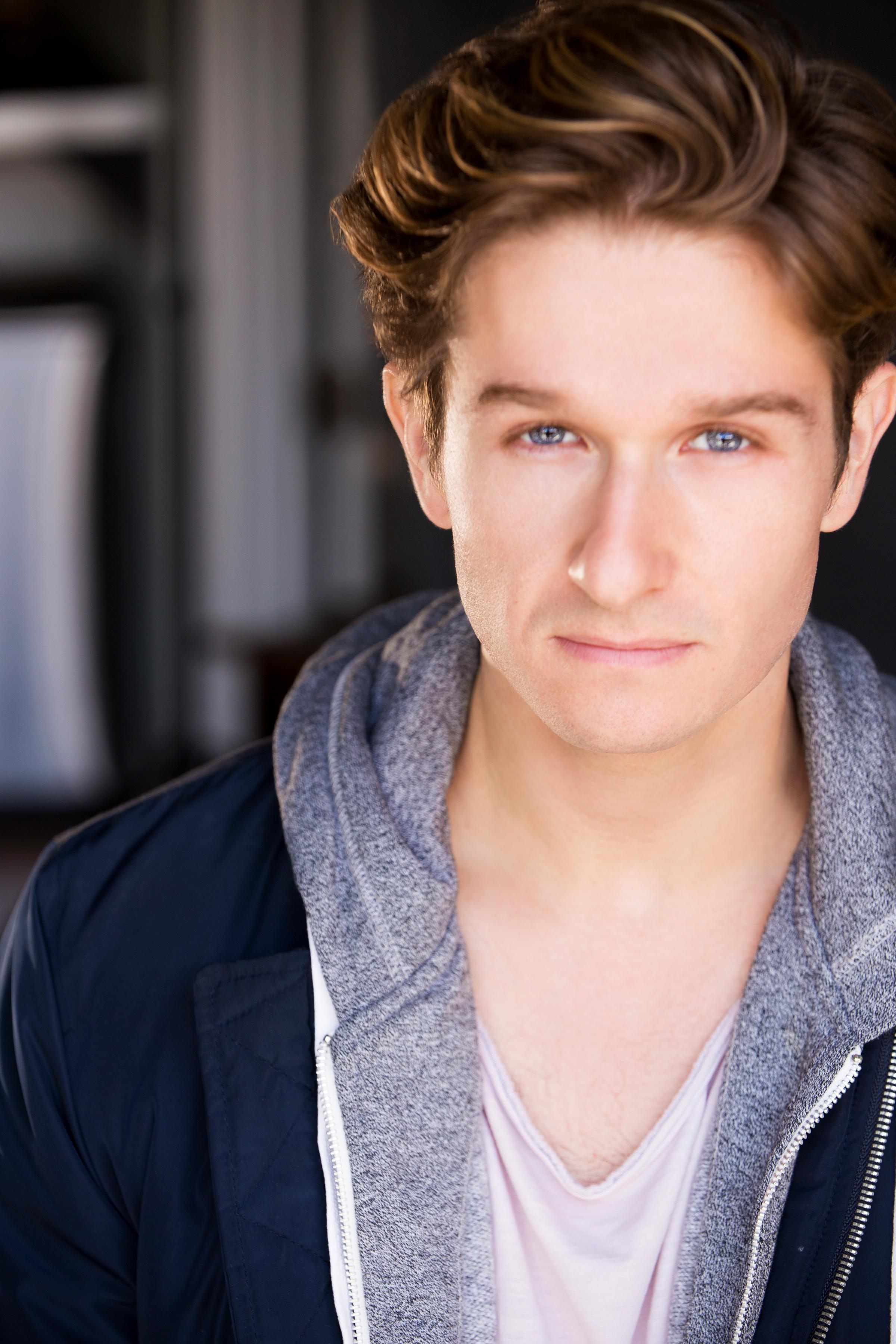 actor Michael Lavallee large photo