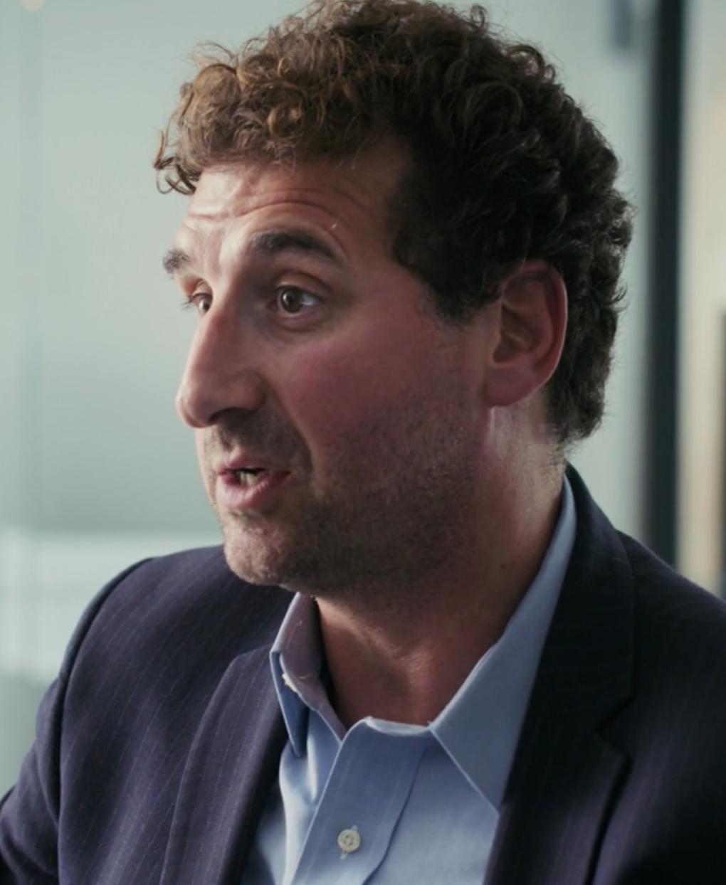 actor Jesse Eisinger large photo