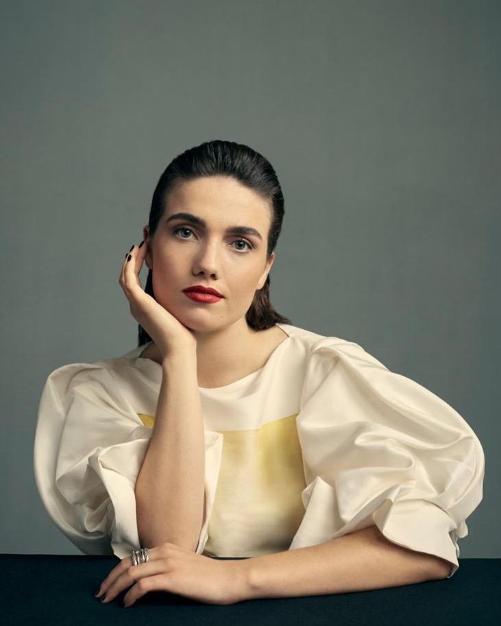 actor Nell Barlow large photo