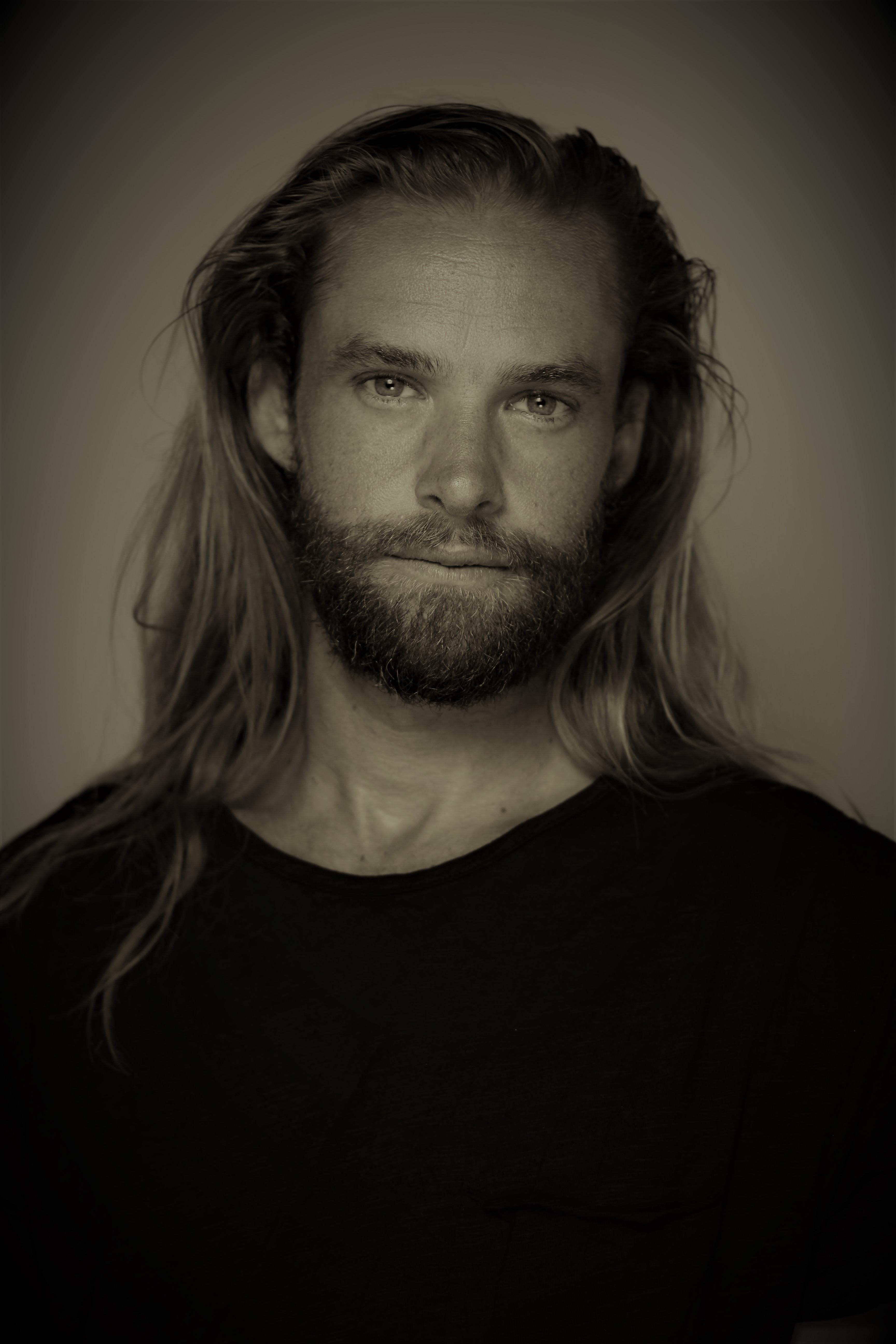 actor Chris Fisher large photo