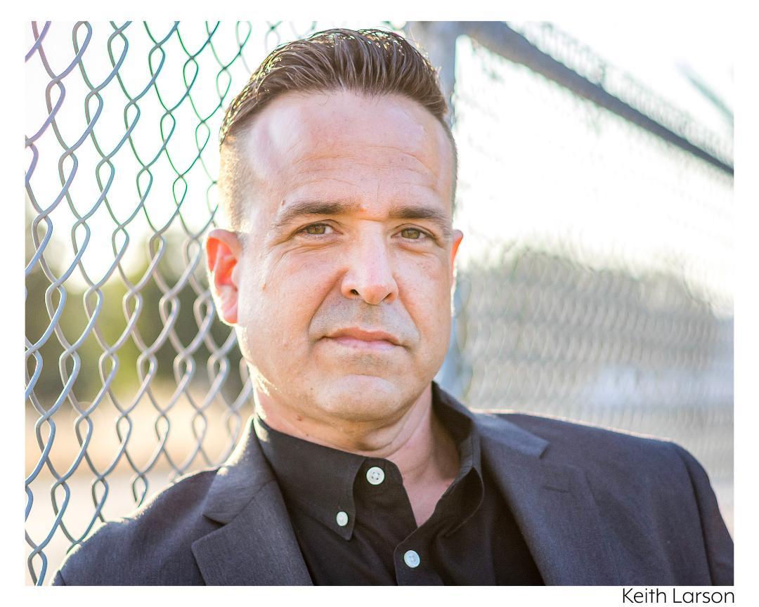 actor Keith Larson large photo