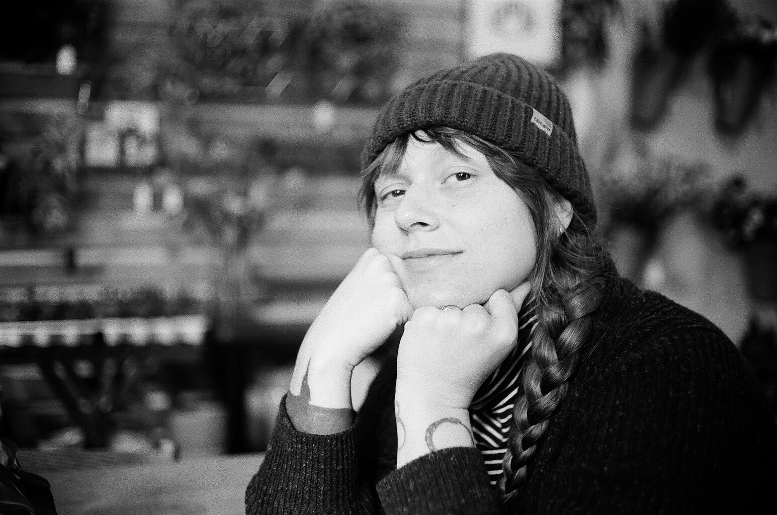 actor Margaux Rust large photo