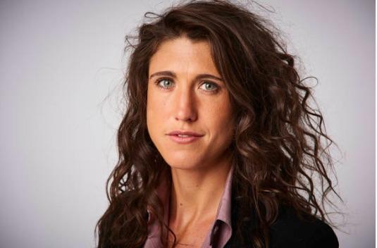 actor Amy Nostbakken large photo