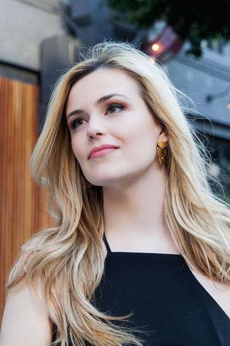 actor Rachel Annette Helson large photo